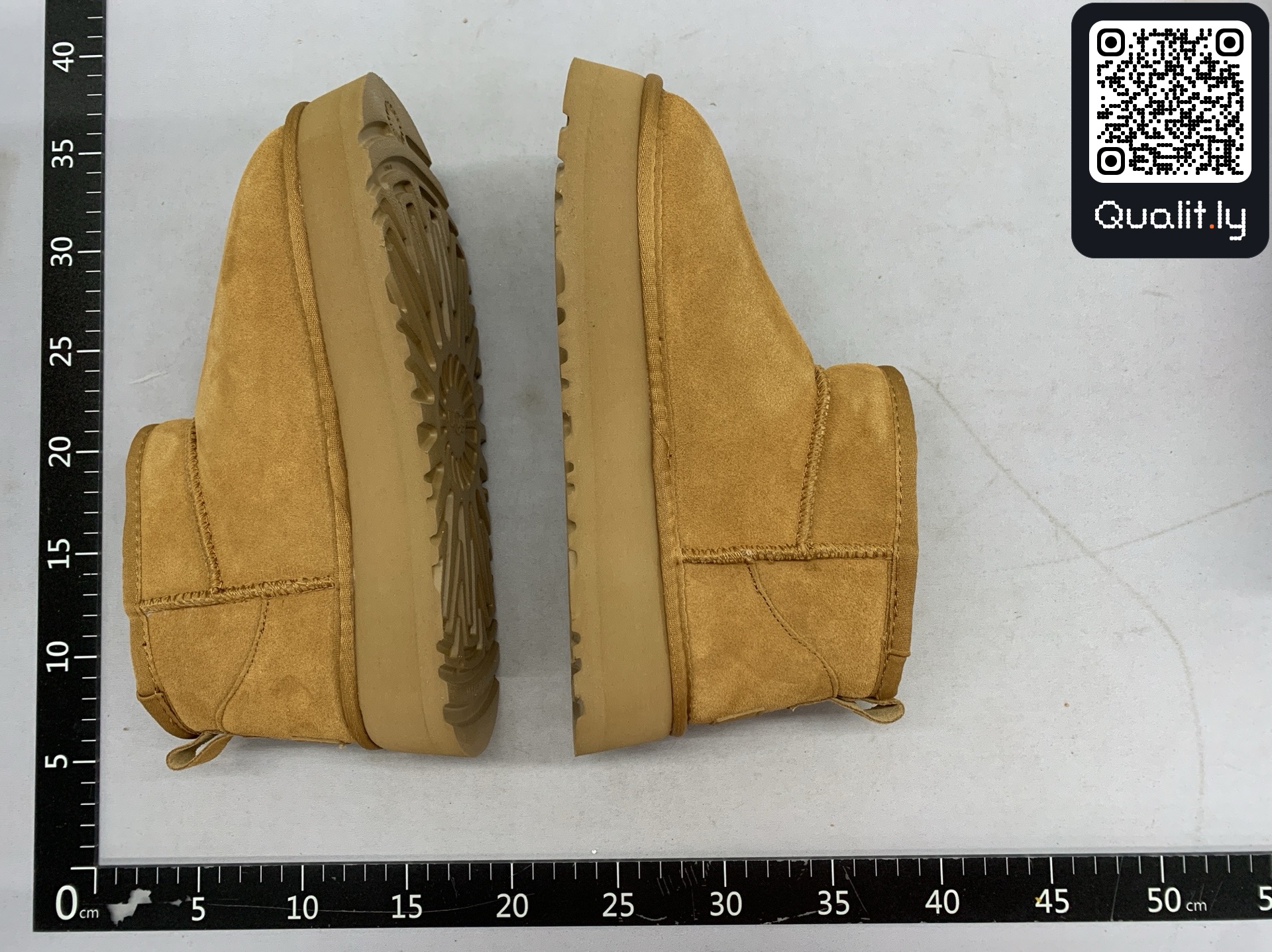 Sneakers QC photo 3 of 18