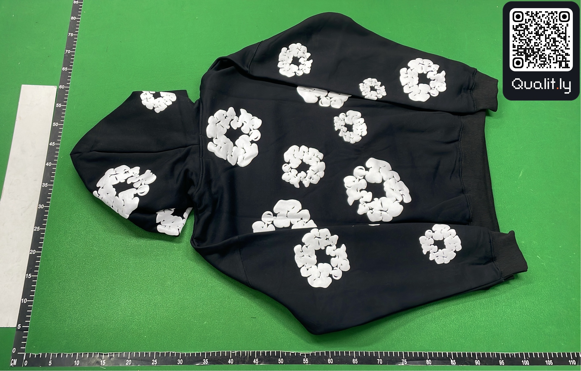 Hoodie QC photo 3 of 16