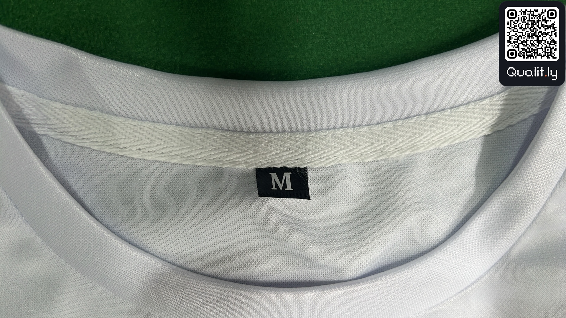 T-shirt — photo QC 1 sur 8