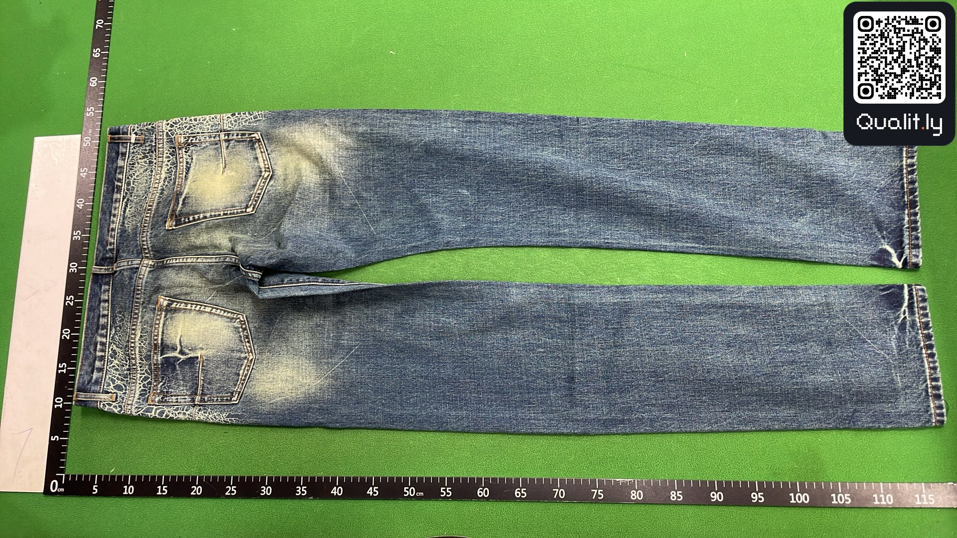 Jeans — QC-foto 3 av 4