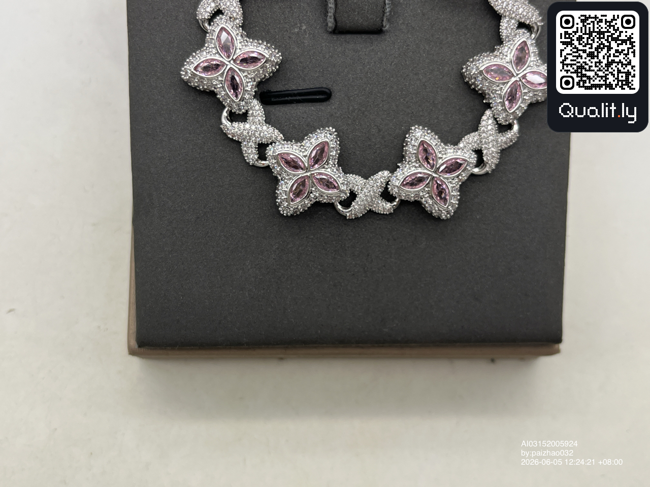 Schmuck — QC-Foto 2 von 10