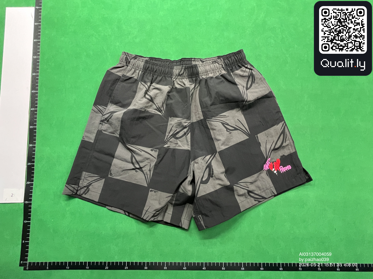 Shorts — QC-foto 3 av 8