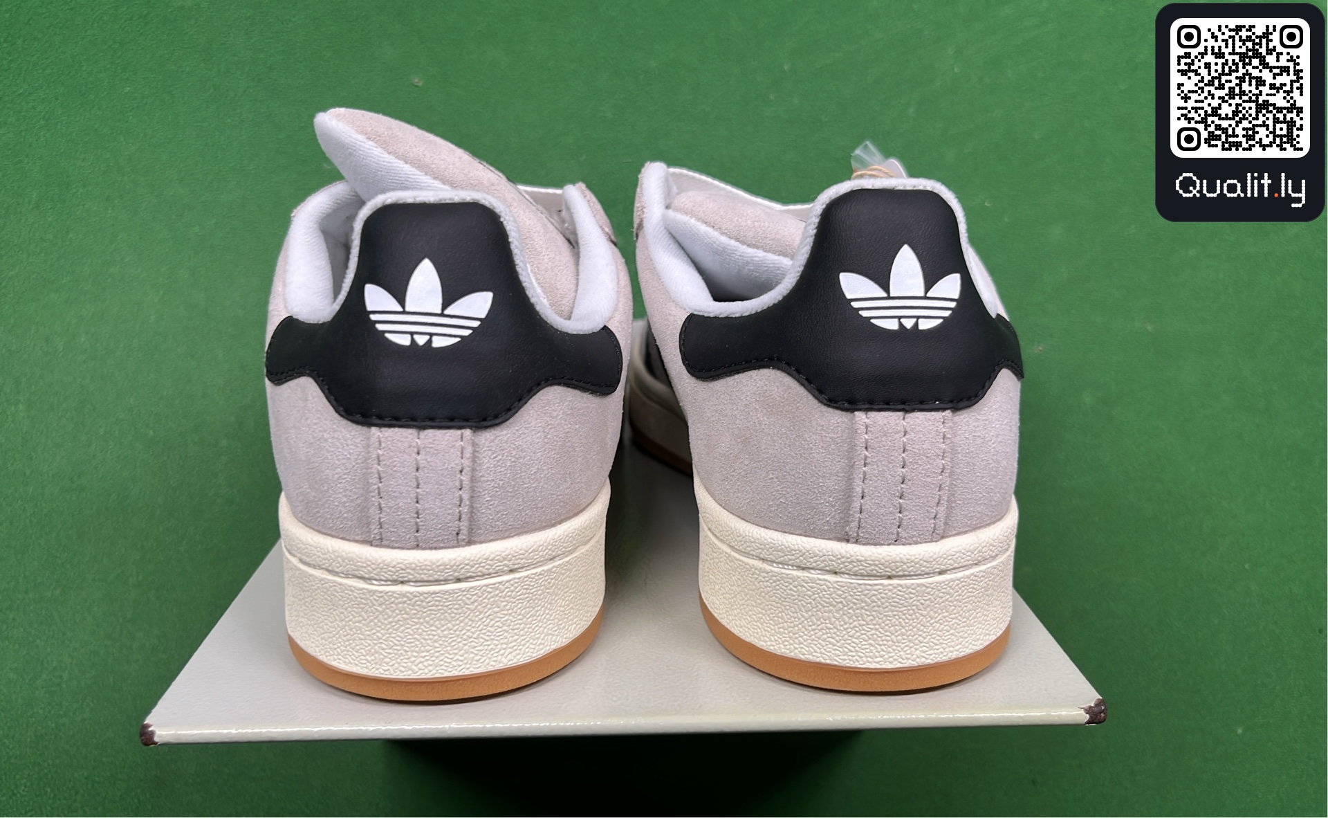 Sneakers QC photo 3 of 6