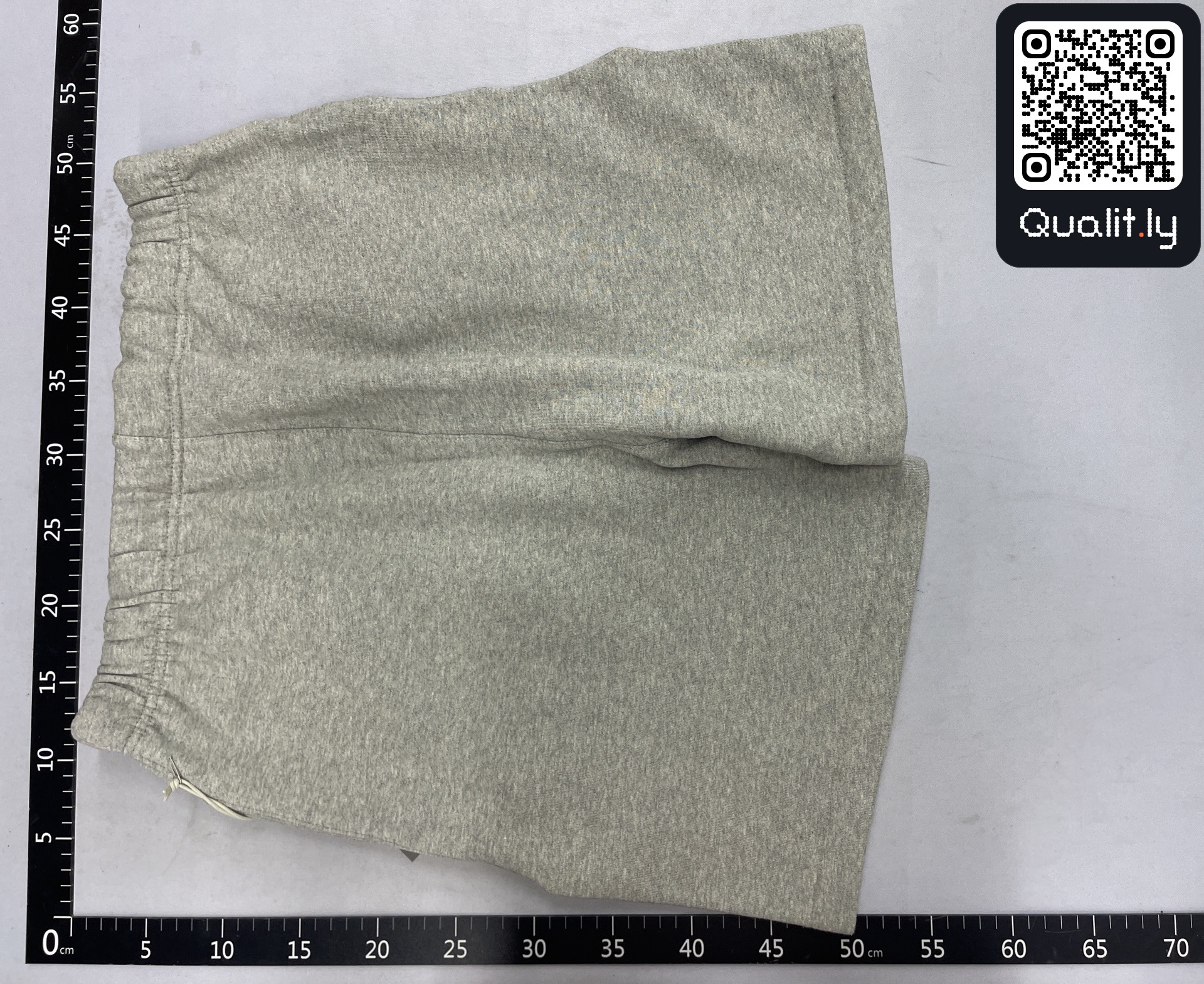 Pantaloncini — foto QC 2 di 99