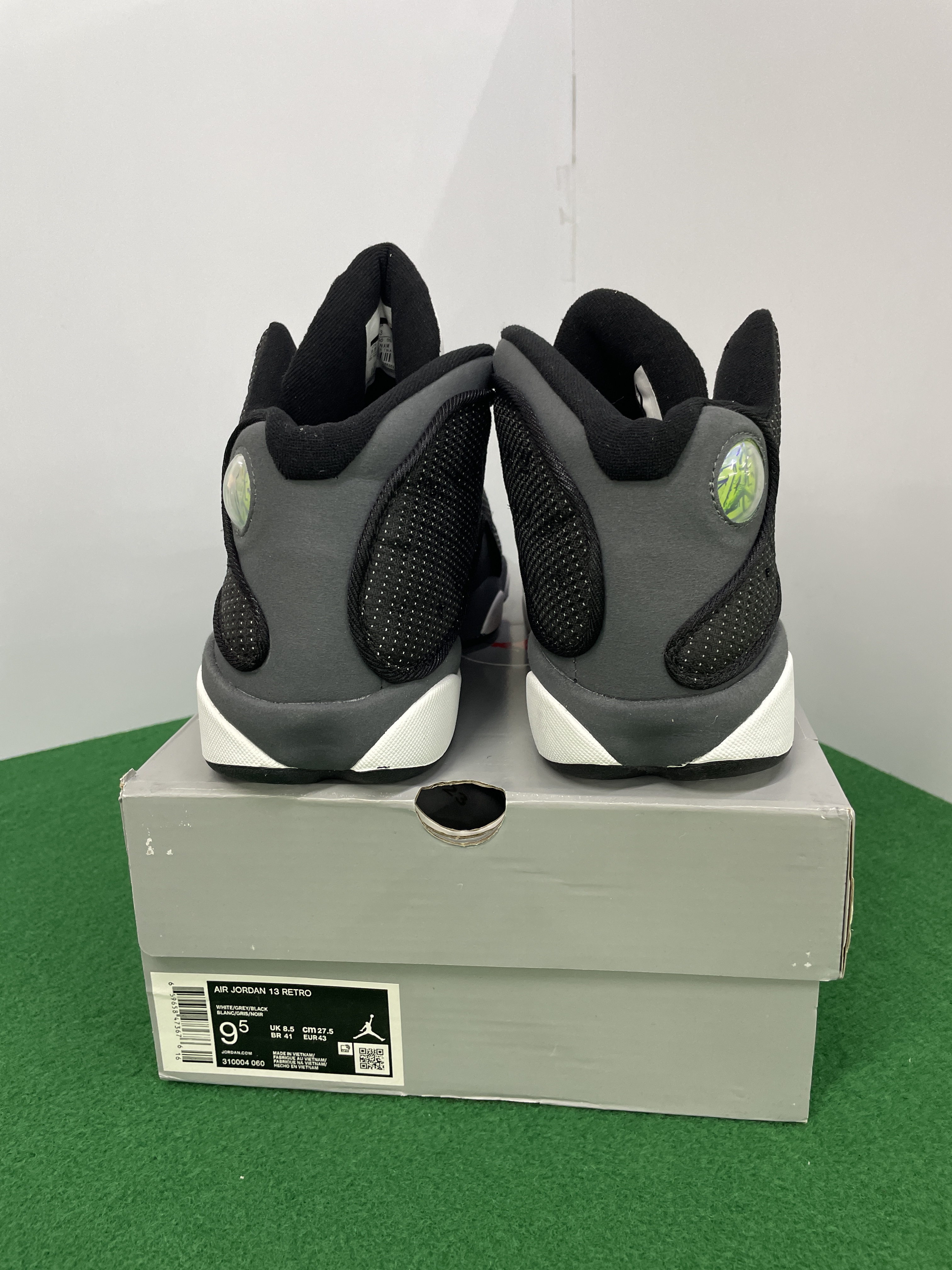 Sneakers QC photo 3 of 16