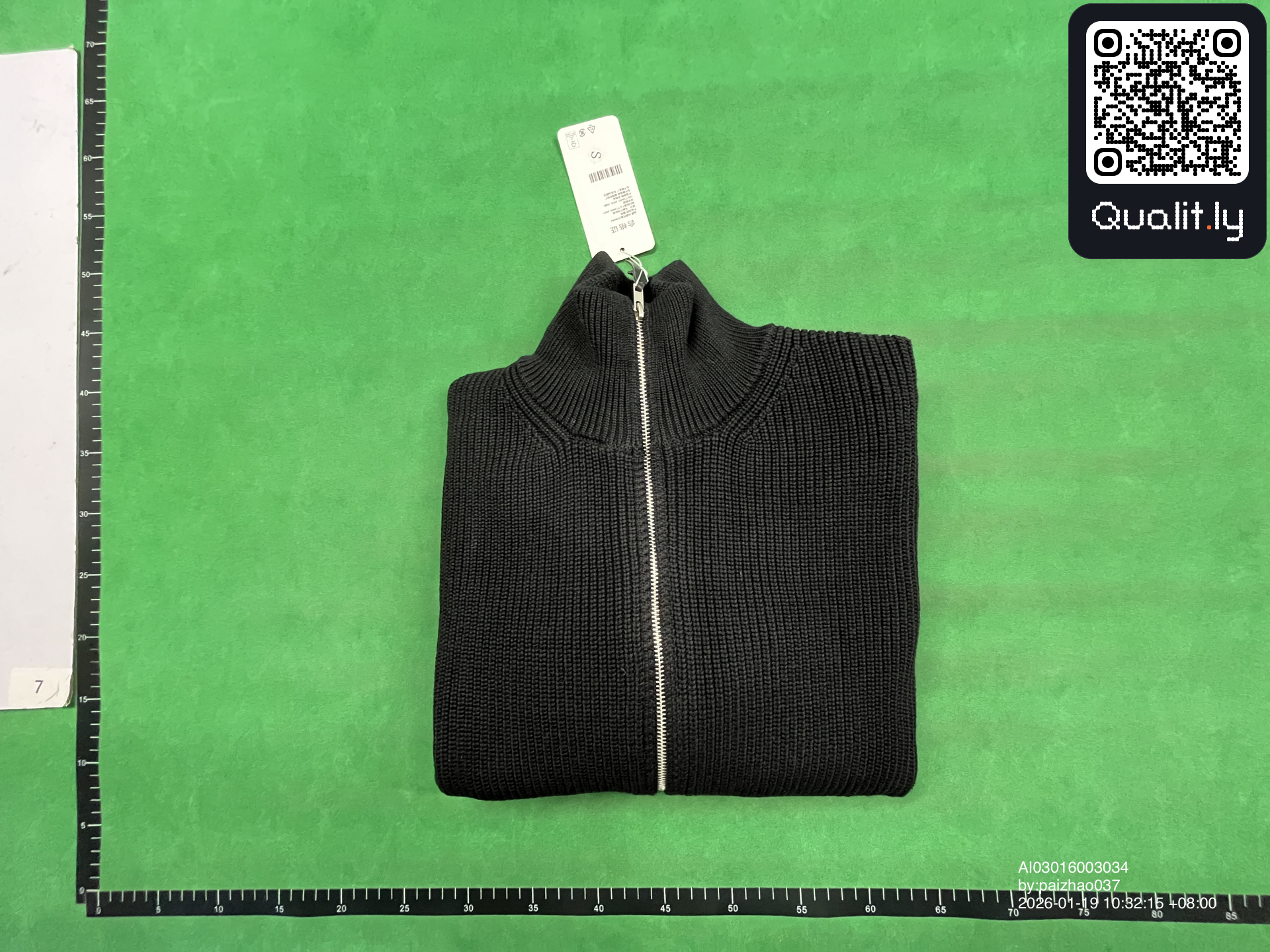 毛衣 QC 照片 1 / 4
