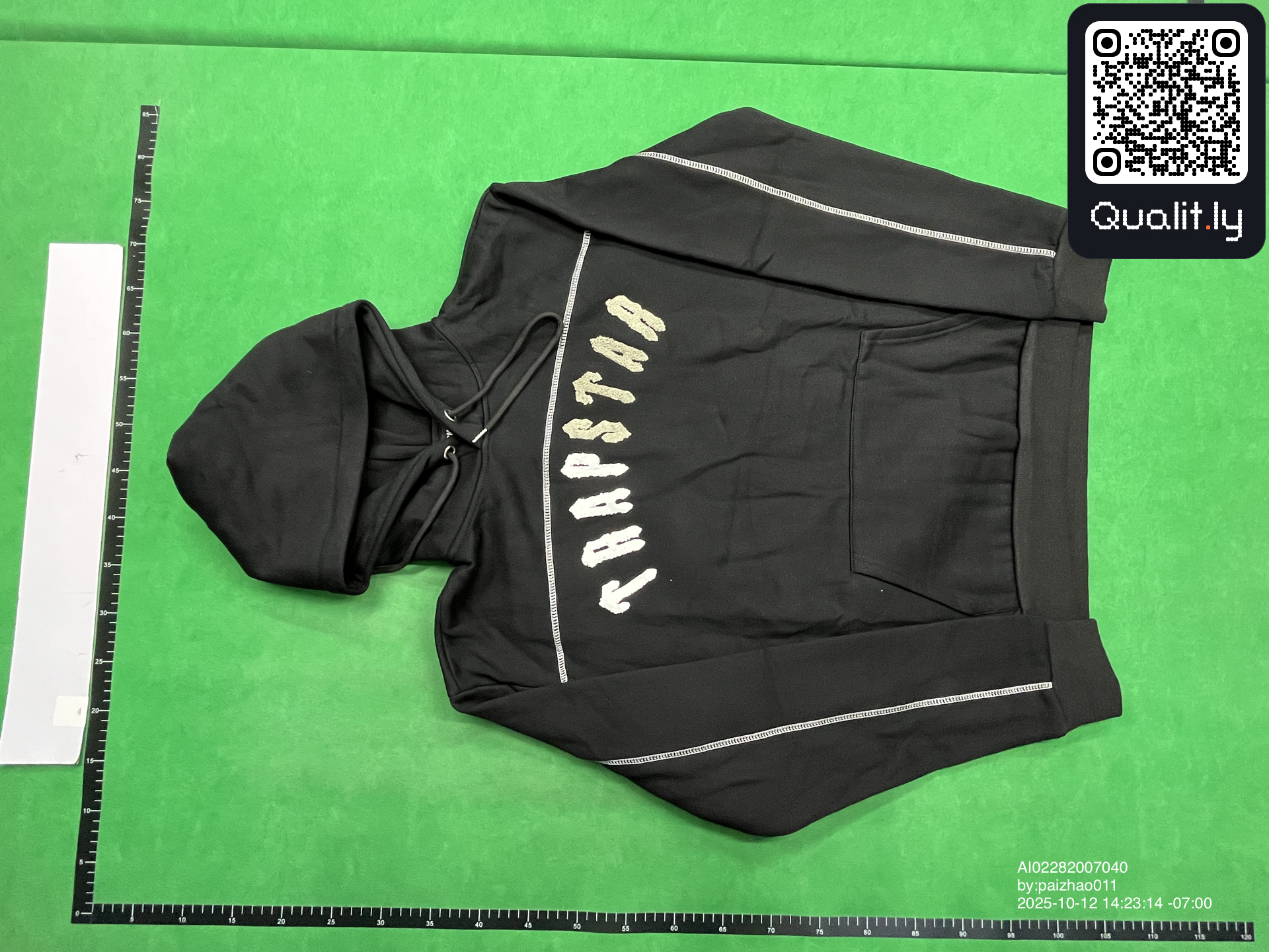 Hoodie — QC-foto 3 van 4