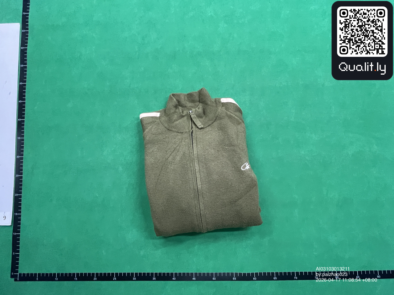 Pull — photo QC 1 sur 48