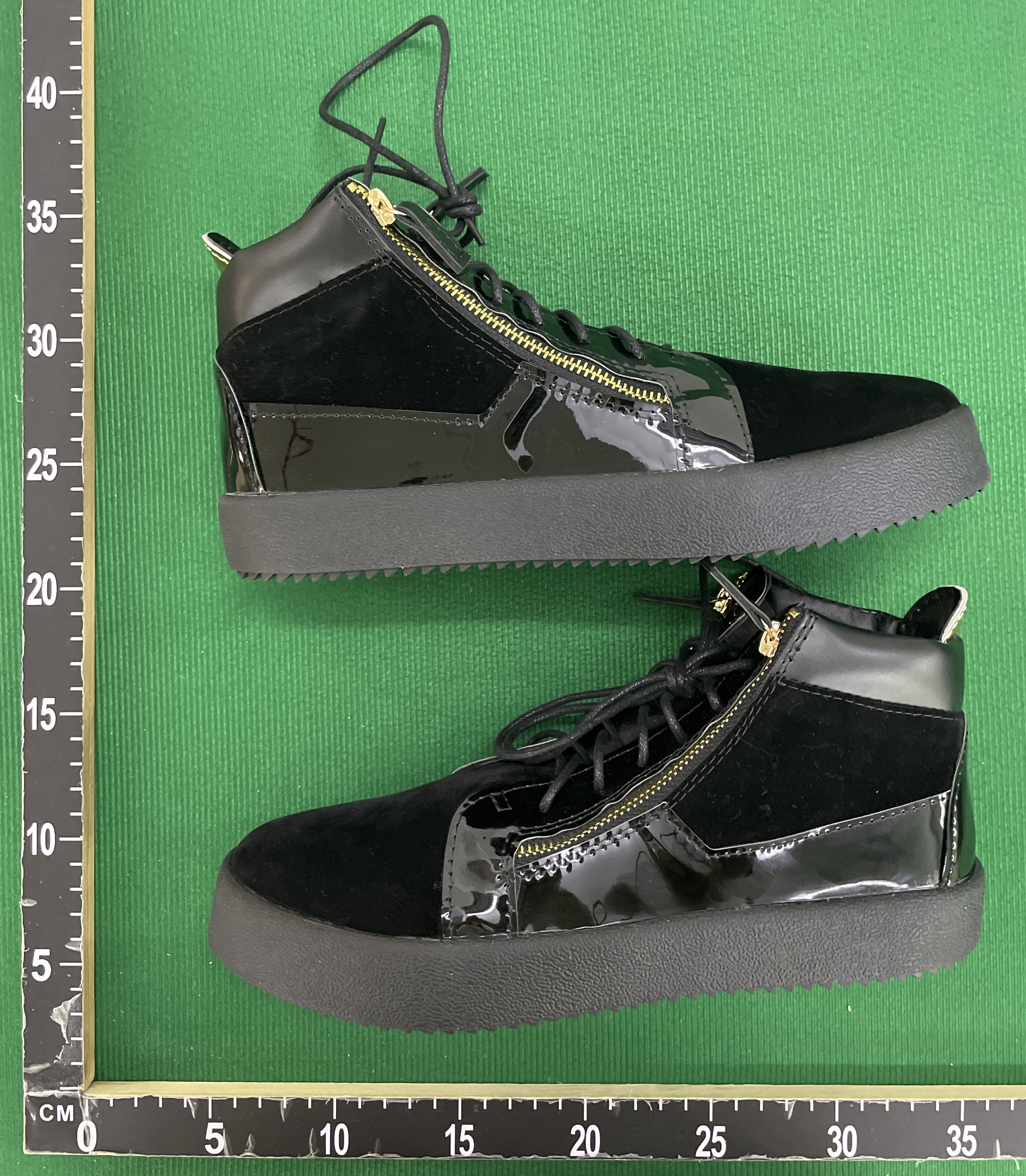 Sneakers — QC-foto 3 van 118