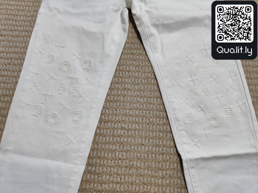 Jeans QC photo 1 of 11