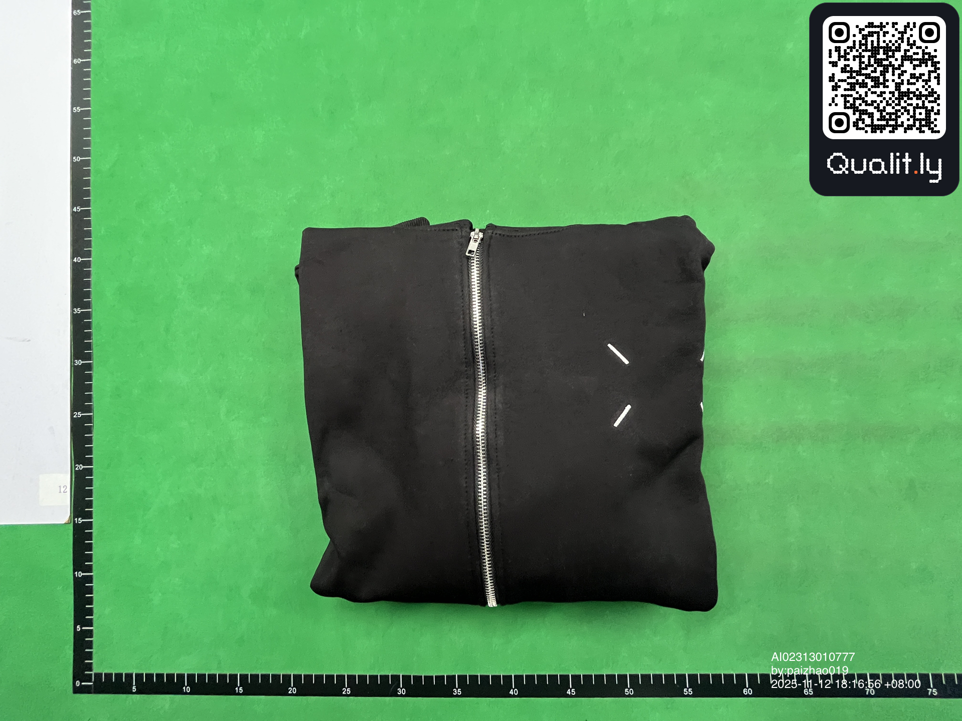 连帽卫衣 QC 照片 1 / 4