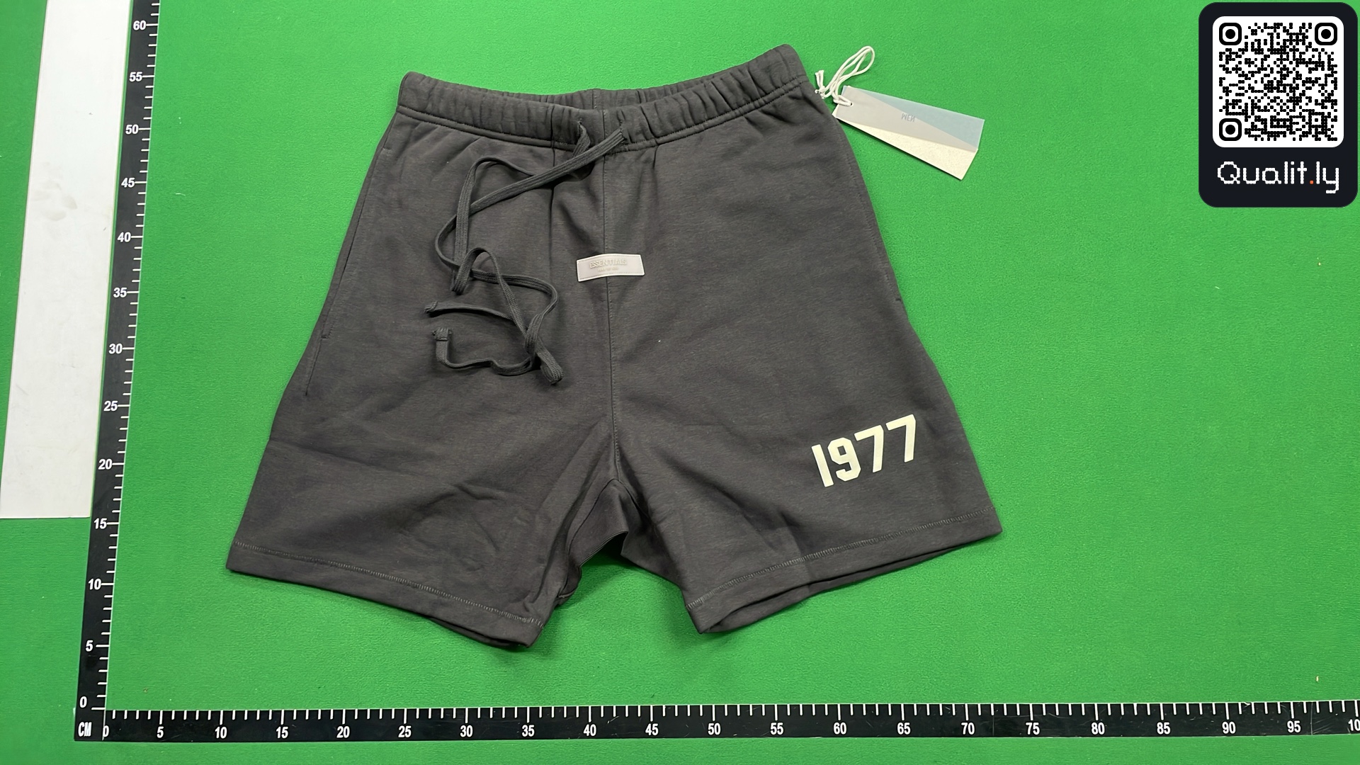 Shorts QC photo 2 of 266