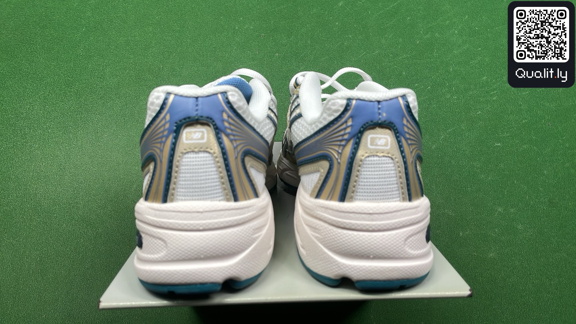 Sneaker — QC-Foto 3 von 12