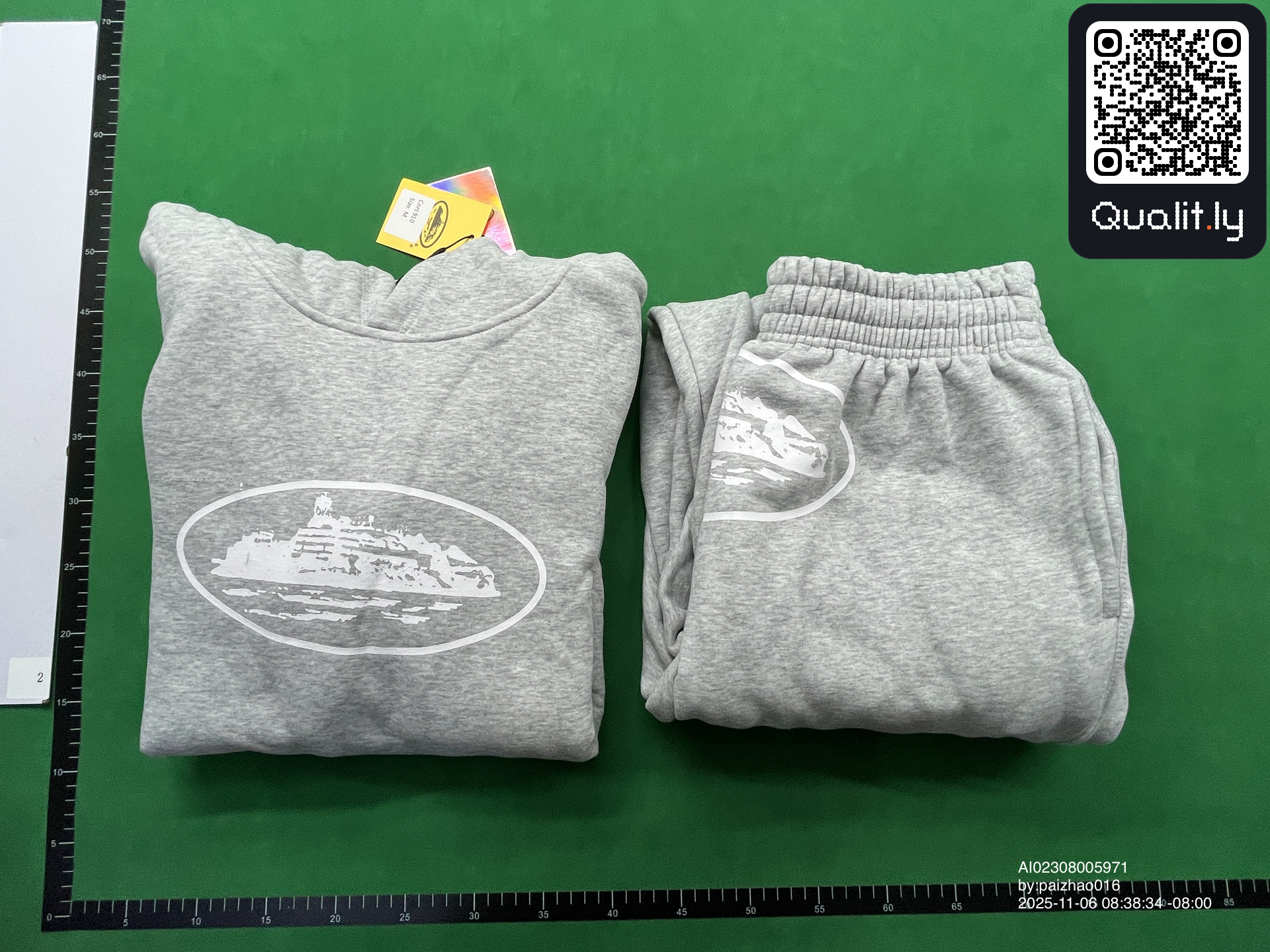 Hoodie — QC-foto 1 av 4