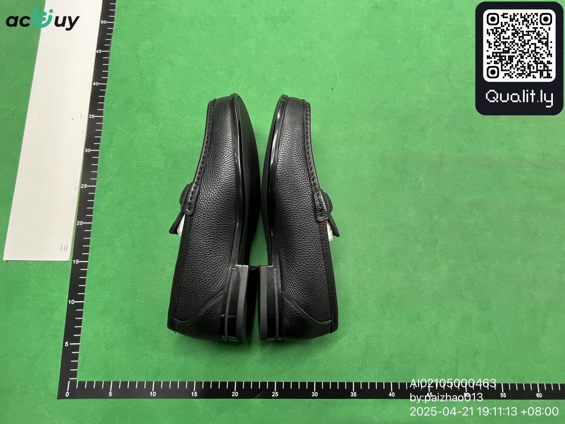Sneakers QC photo 3 of 6