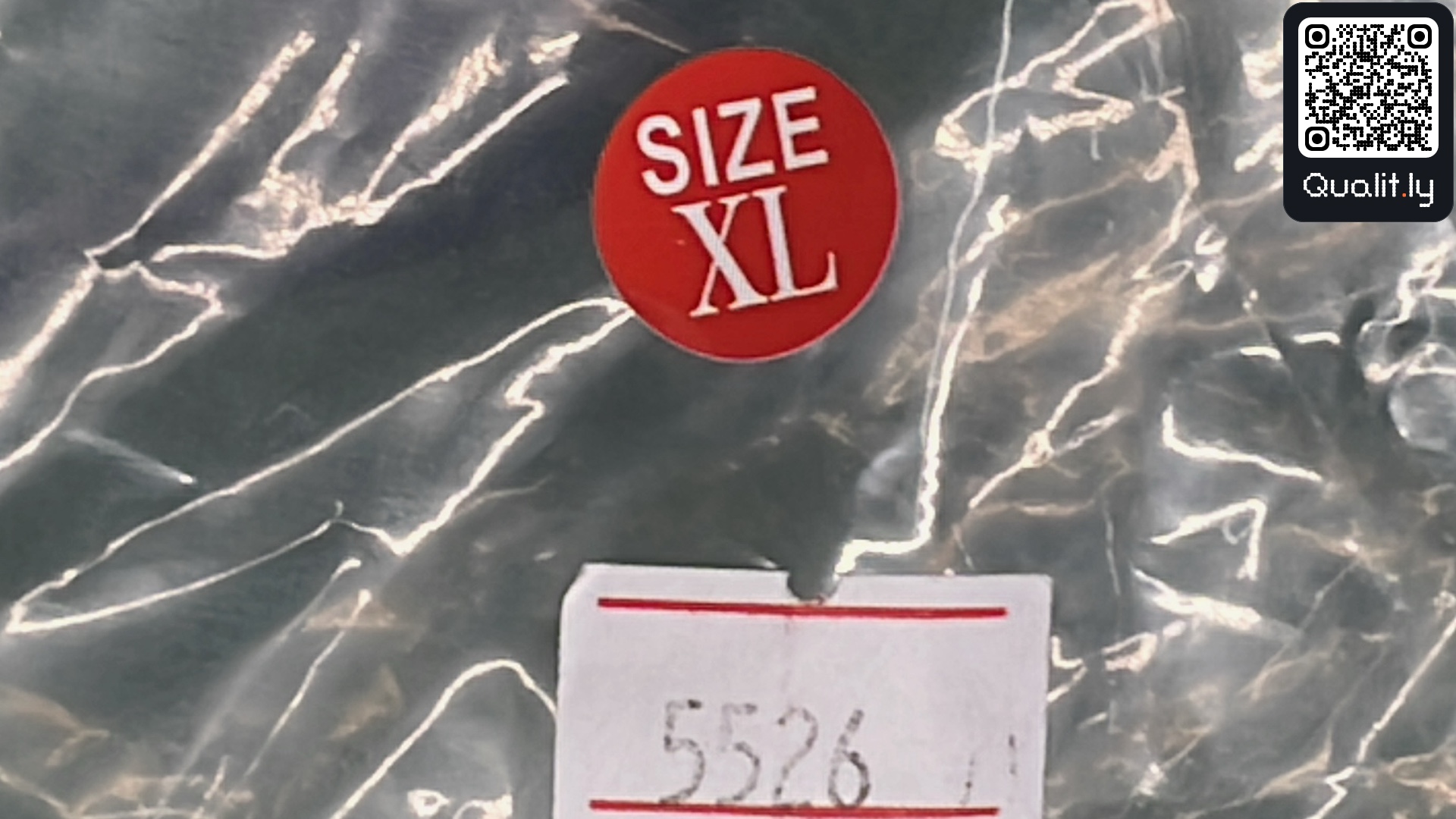 Hoodie — QC-Foto 1 von 126