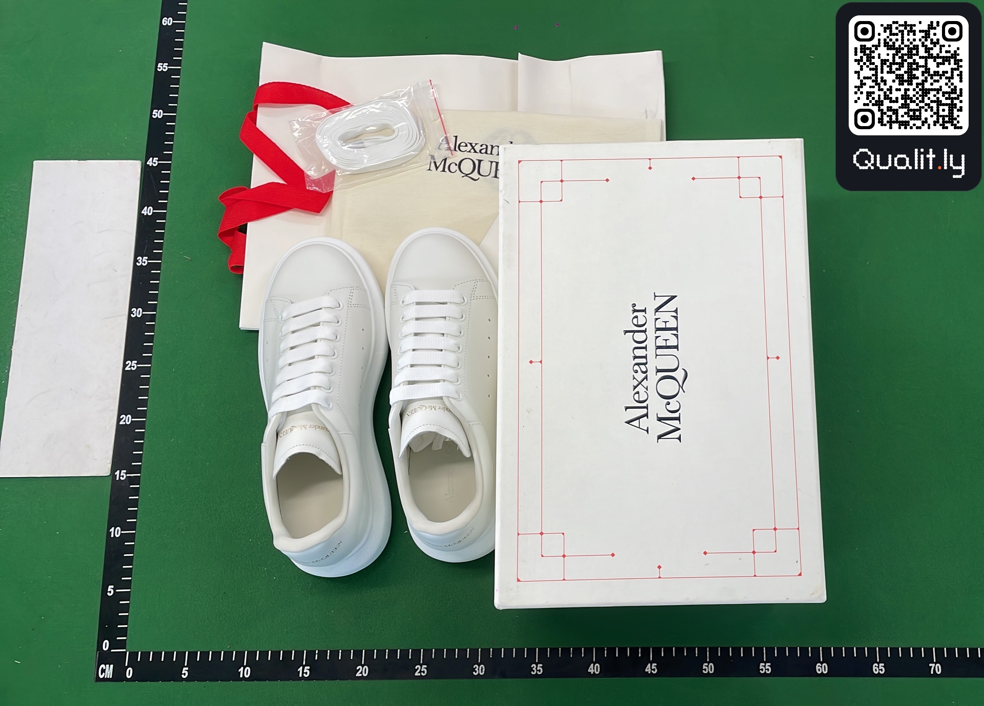 Sneakers — foto QC 1 di 304