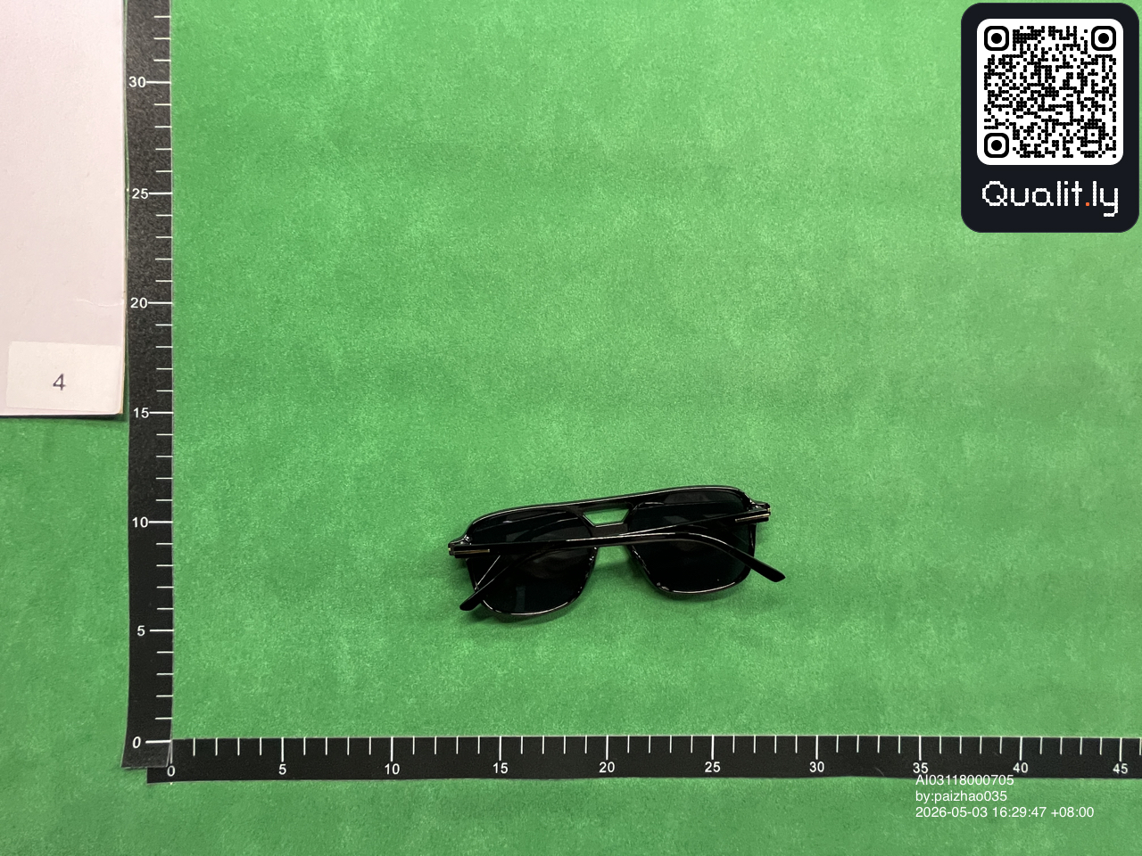 Sunglasses QC photo 2 of 6