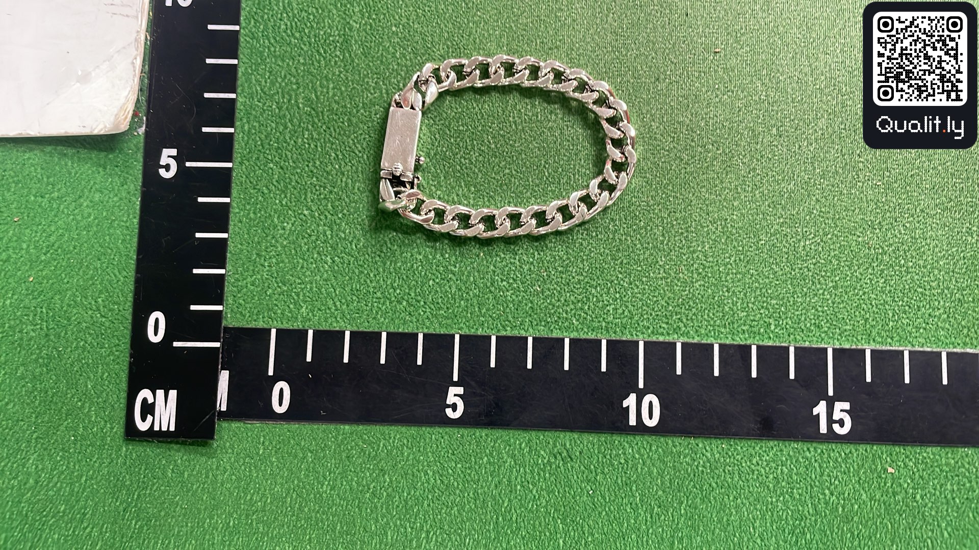 Gioiello — foto QC 1 di 3