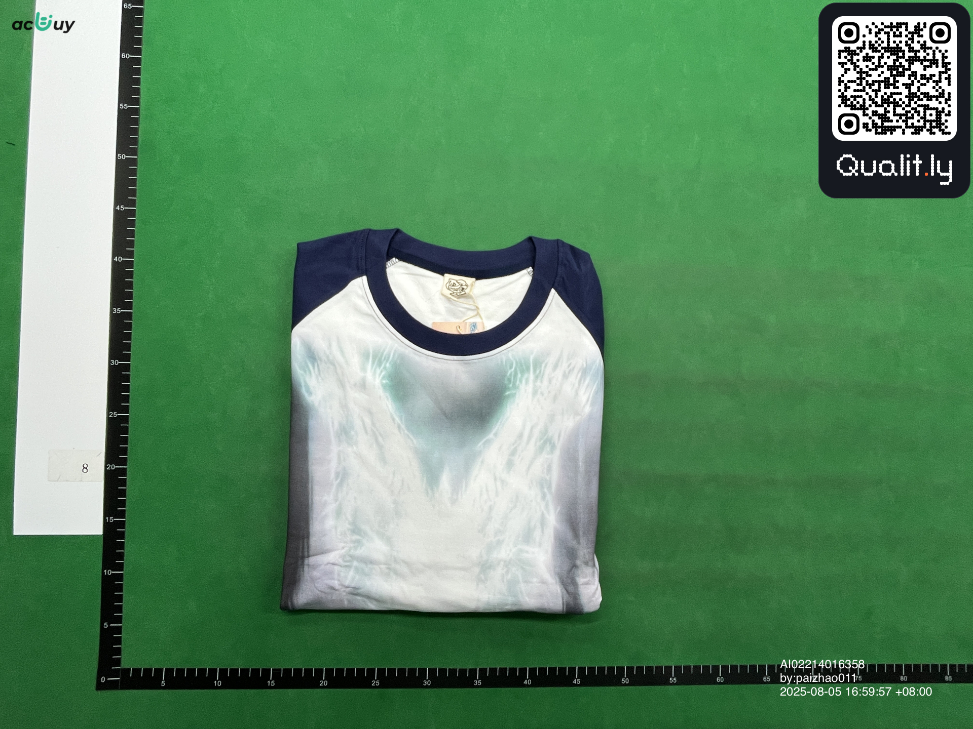 Tricou — fotografie QC 1 din 3