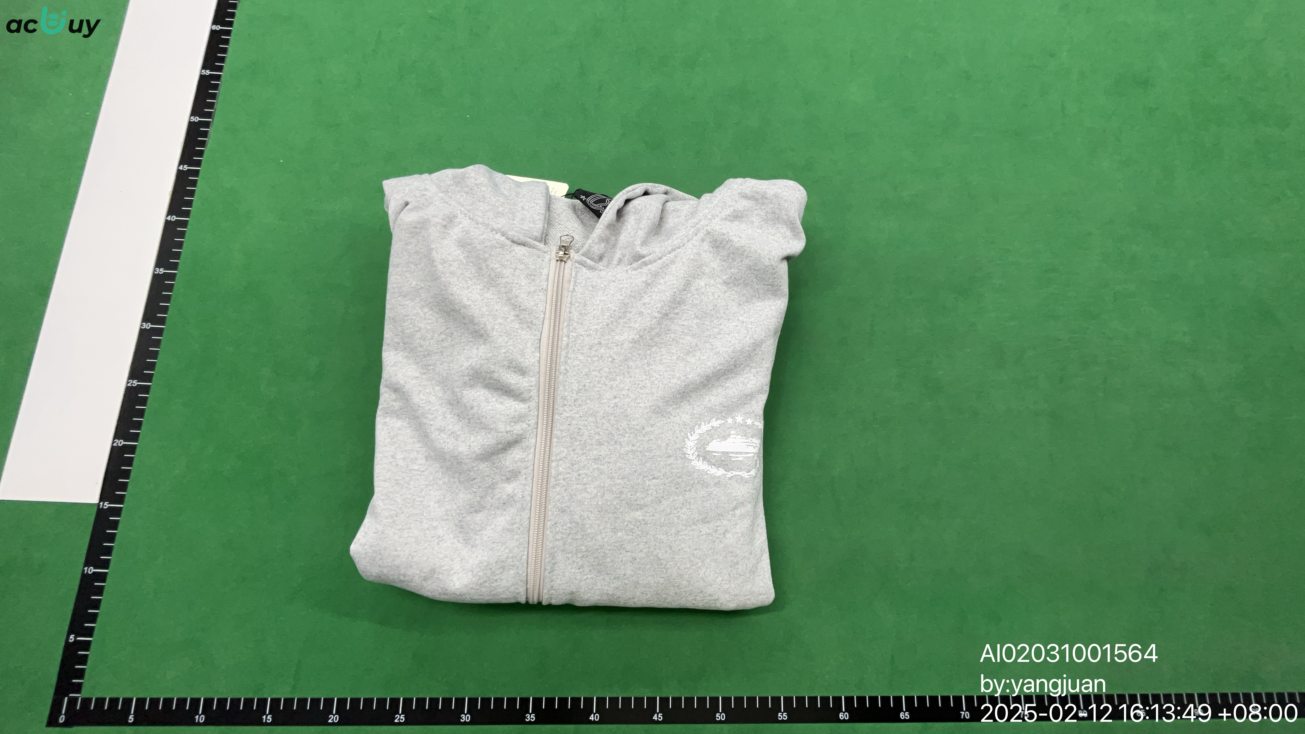 Sweater QC photo 1 of 7