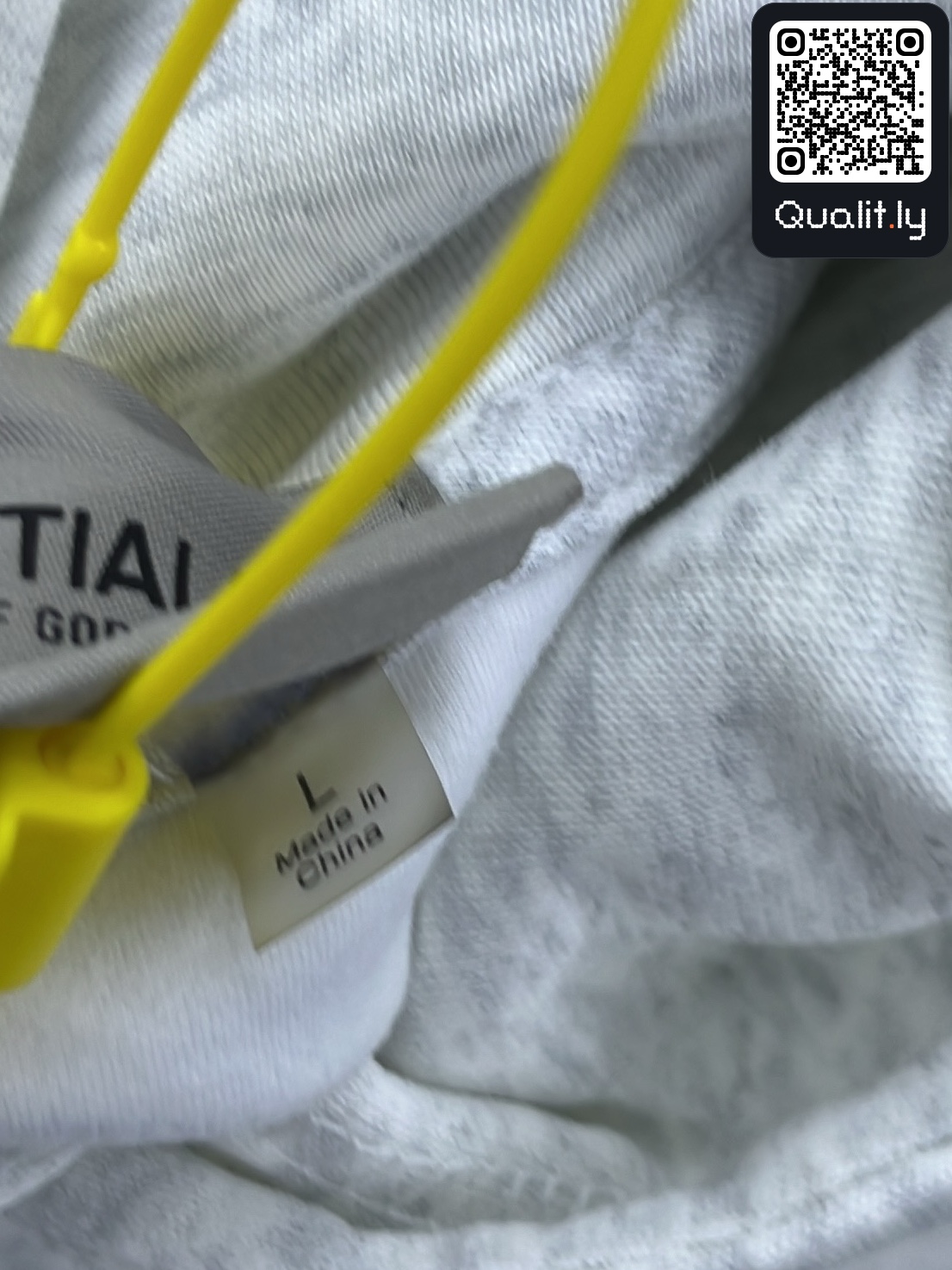 Hoodie — QC-Foto 2 von 20