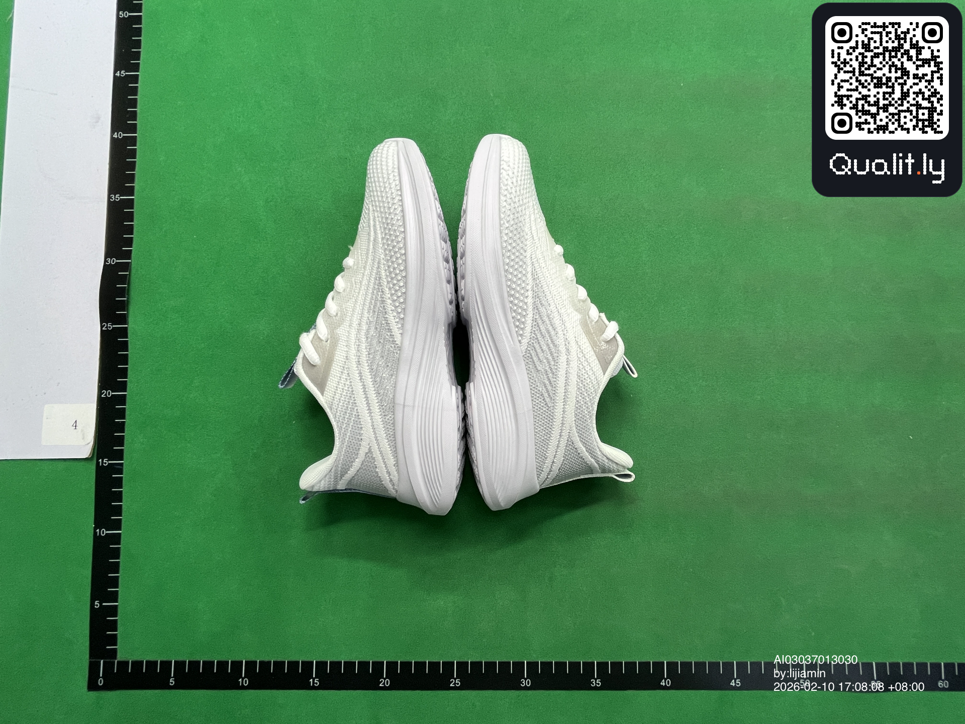 Sneakers — foto QC 2 di 10