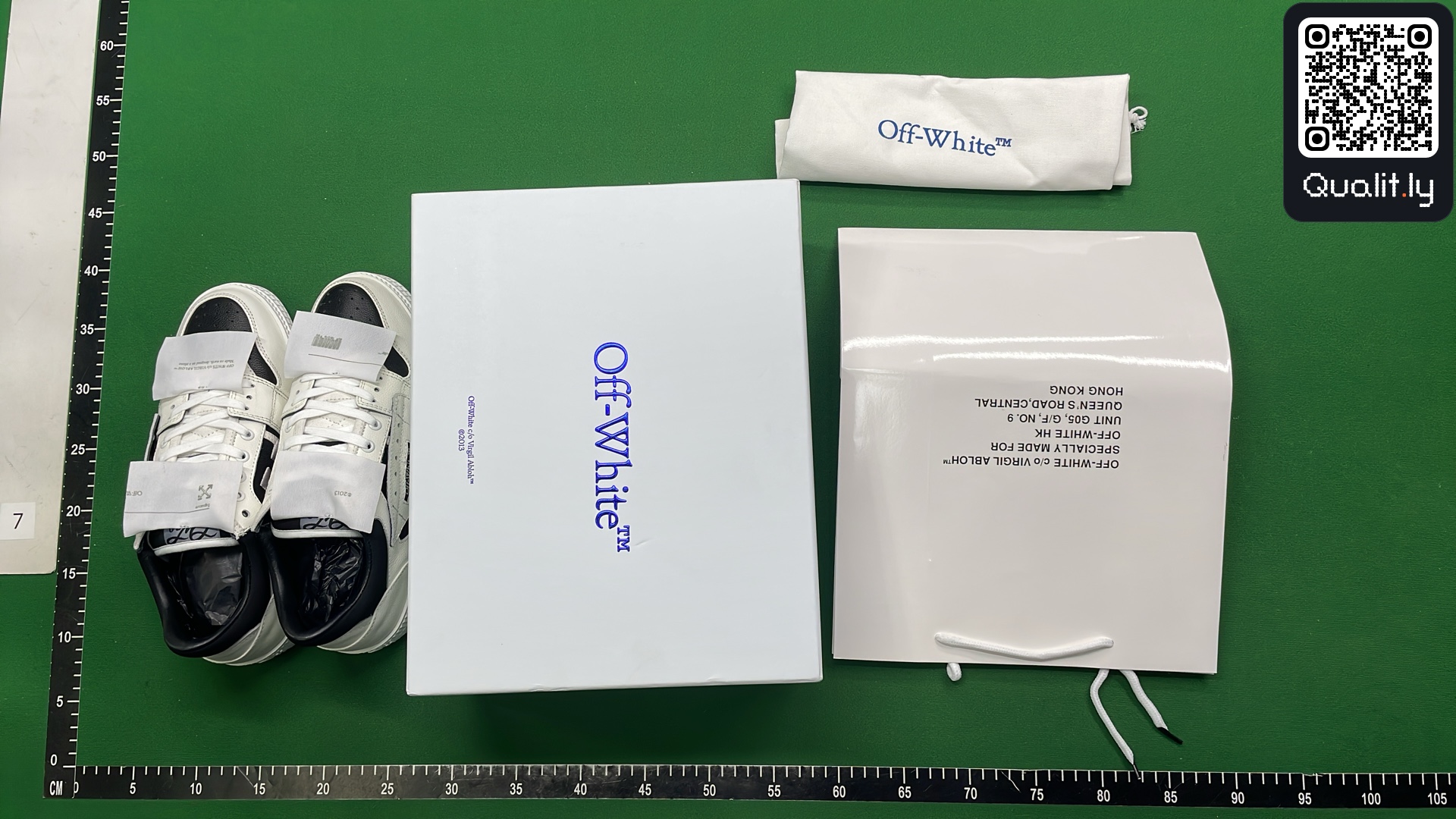 Sneaker — QC-Foto 1 von 6