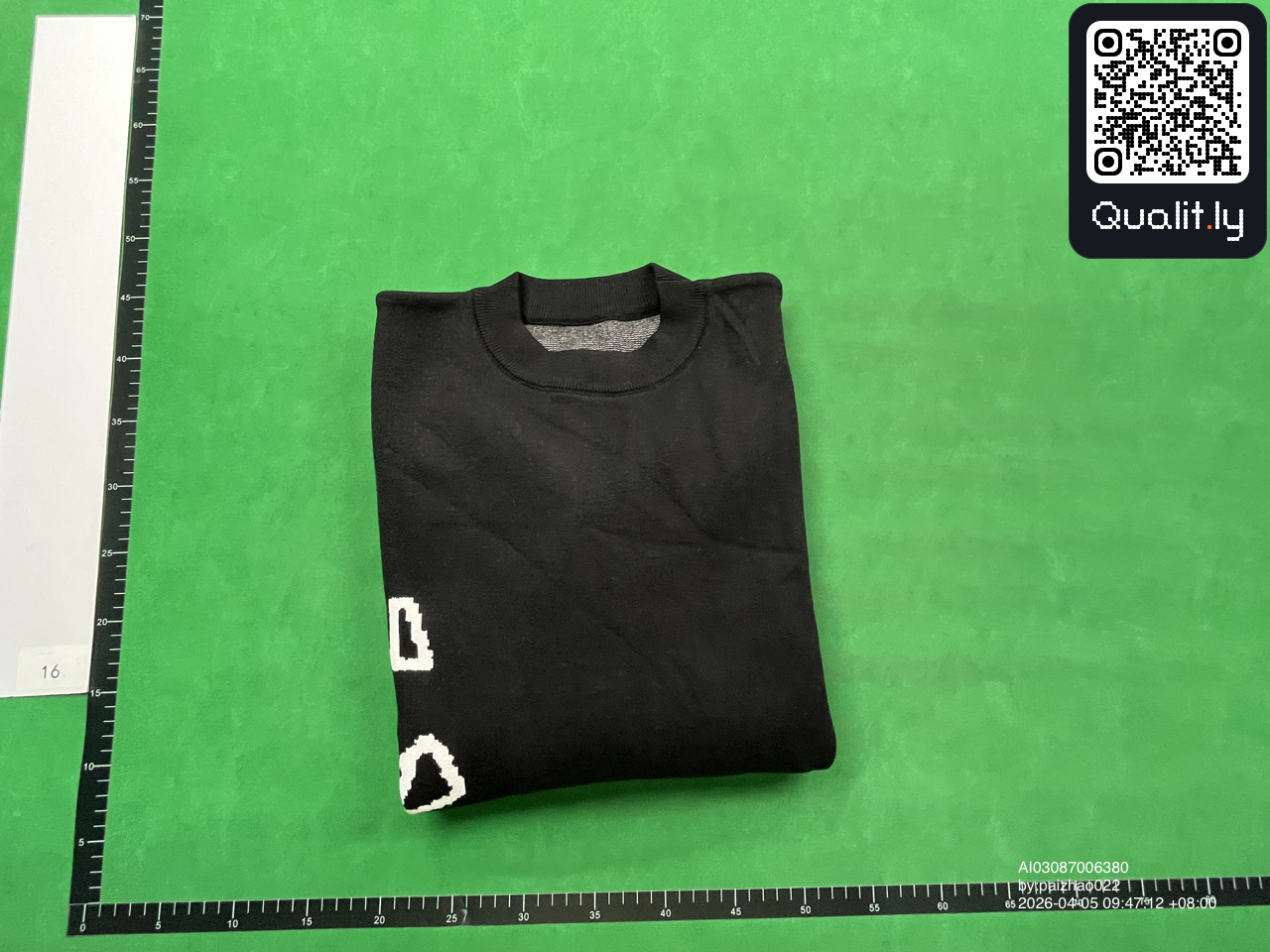 Sweater QC photo 1 of 12
