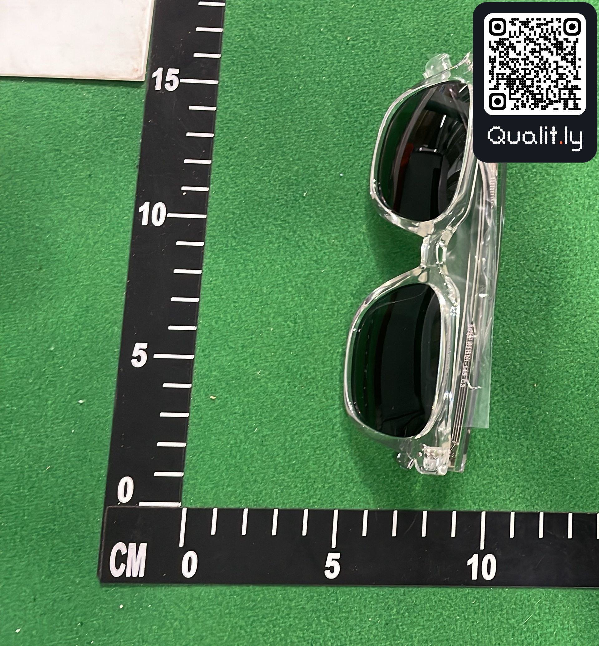 Sunglasses QC photo 3 of 19
