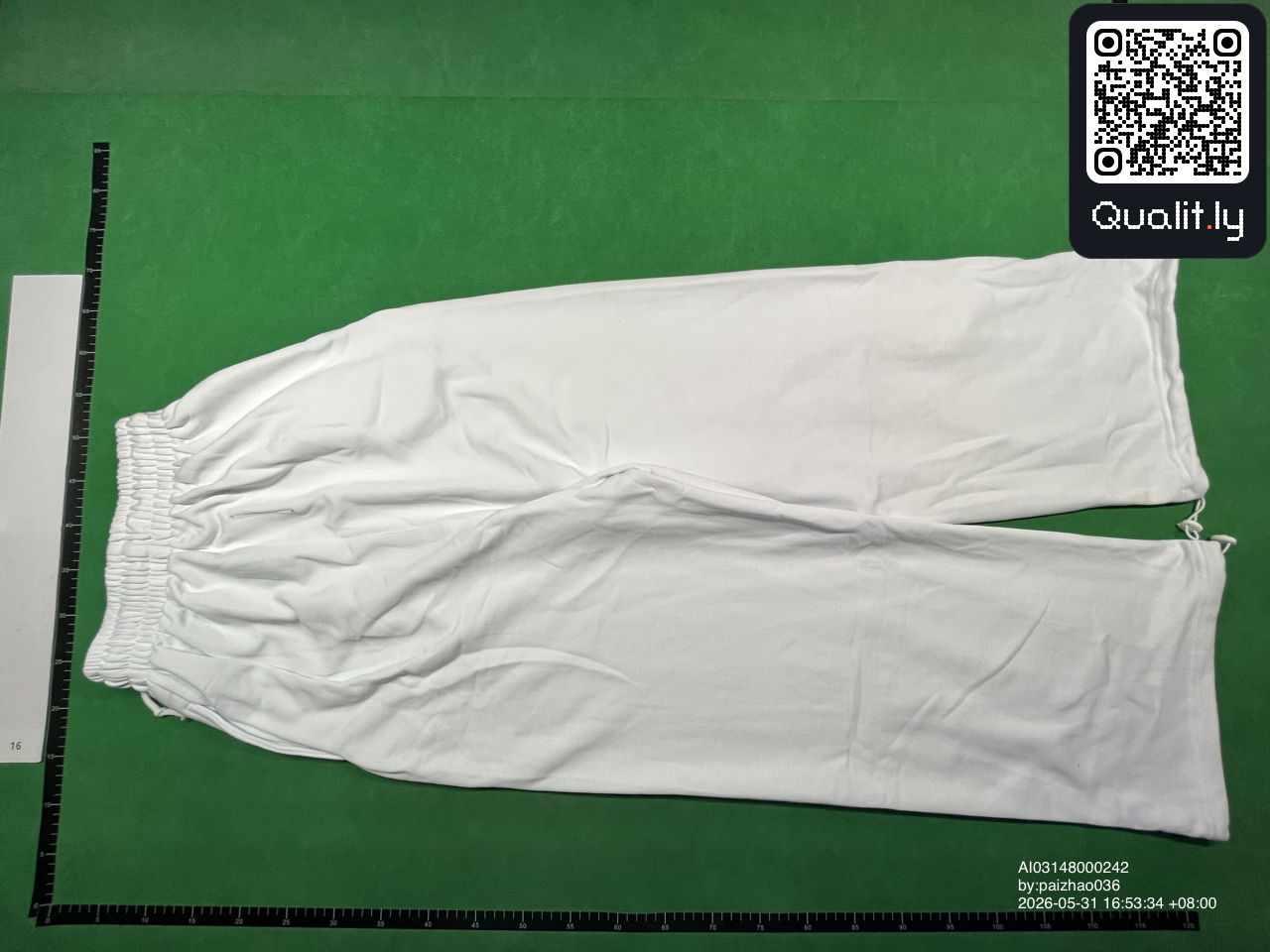 Hoodie — QC-foto 3 van 10