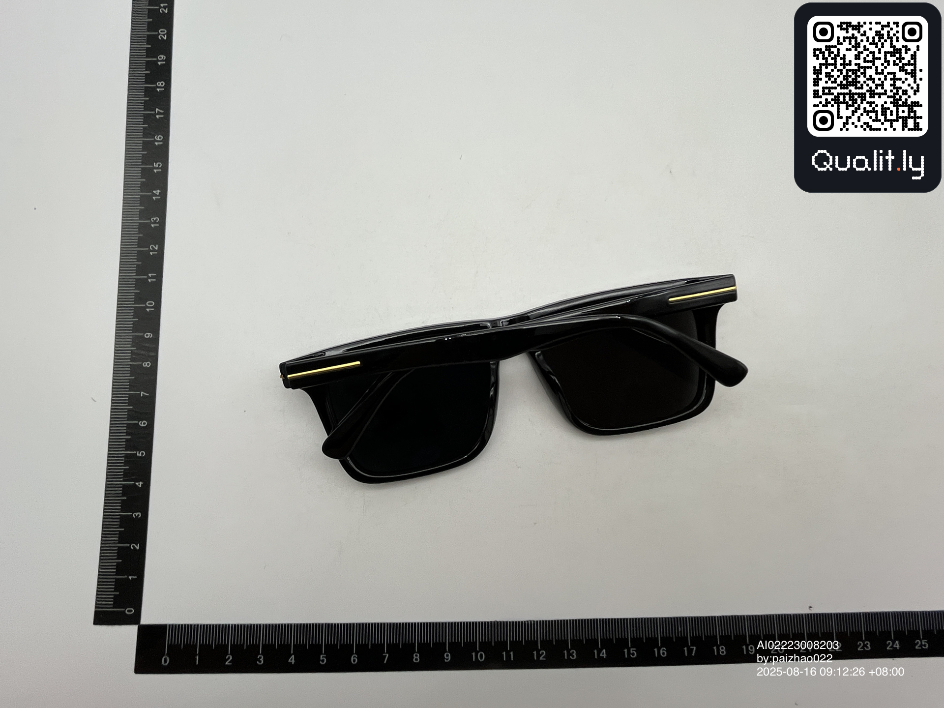 Ochelari de soare — fotografie QC 2 din 3