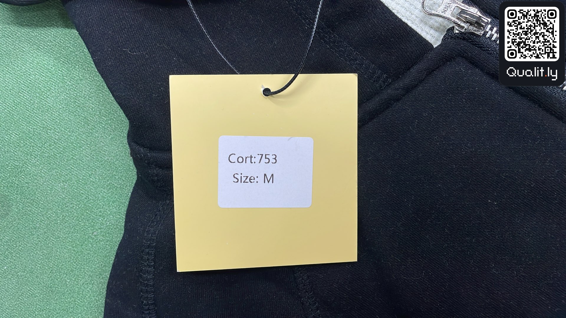 Hoodie — QC-foto 1 van 12