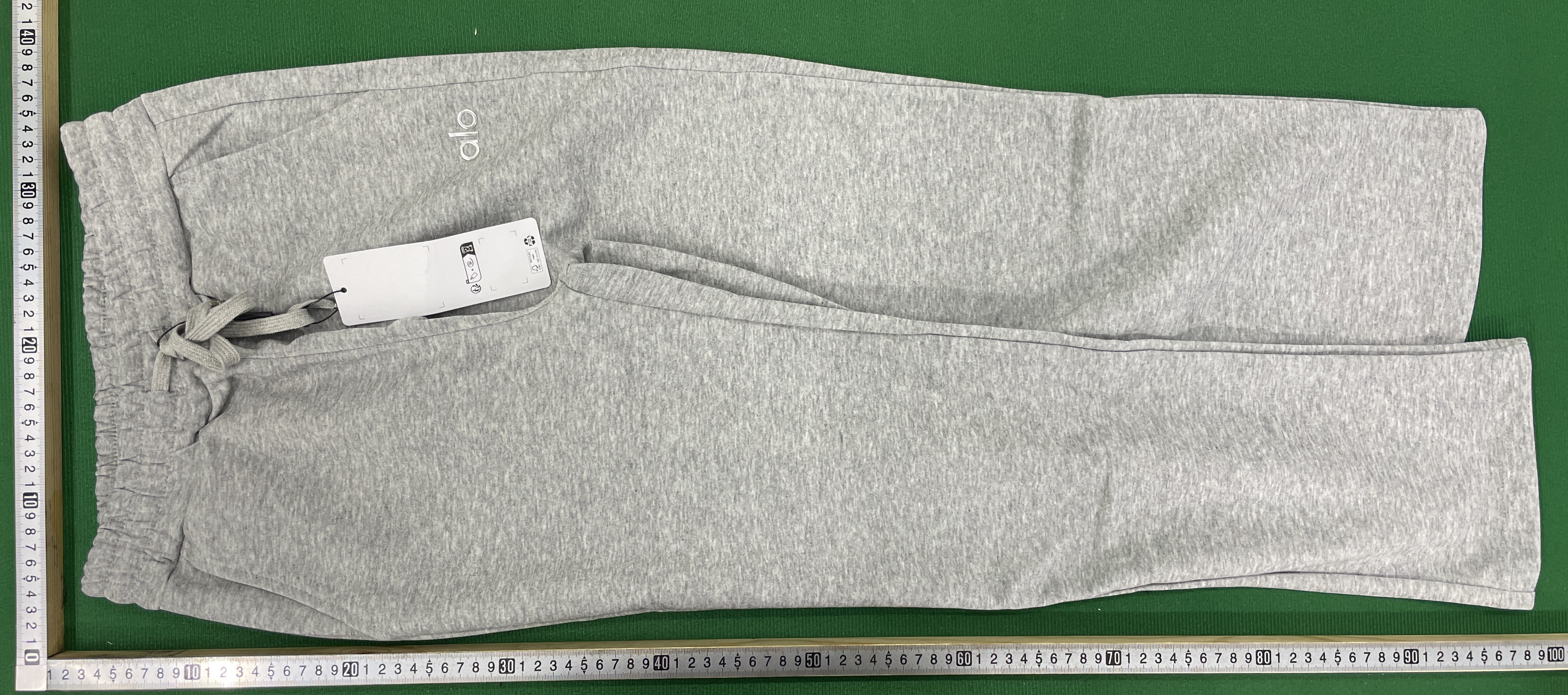 Hanorac cu glugă — fotografie QC 3 din 6