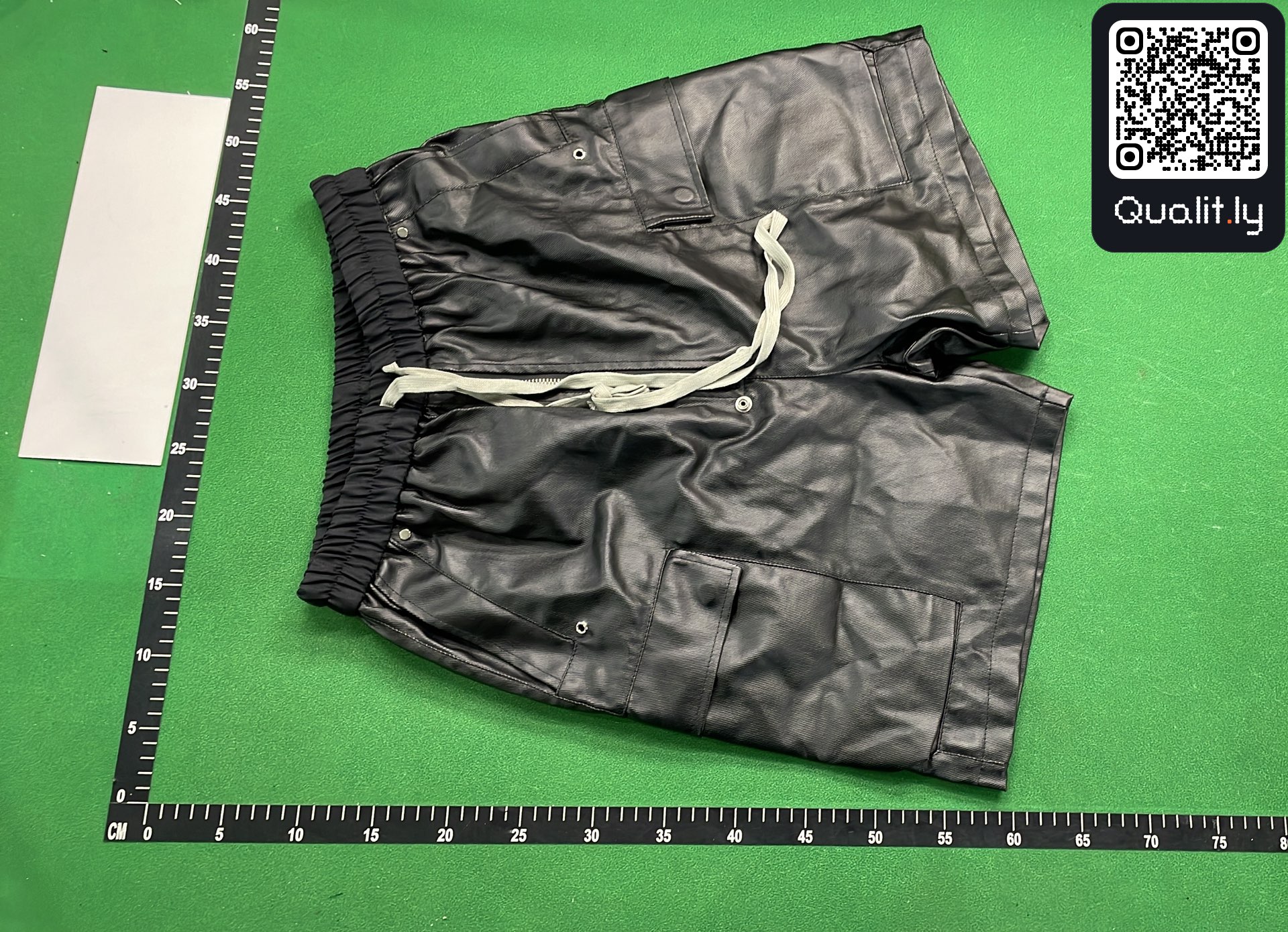 短裤 QC 照片 2 / 26