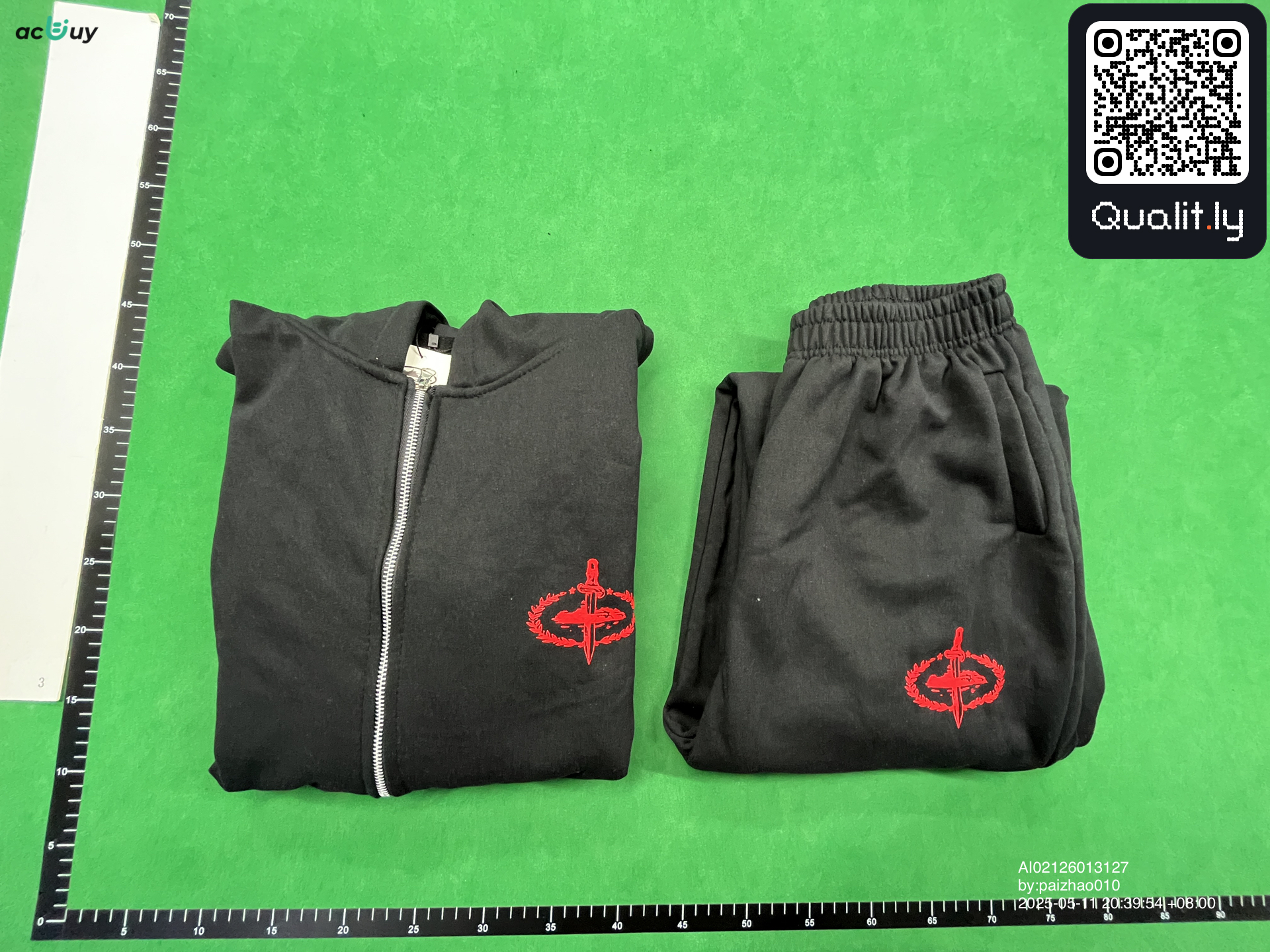 Bluza z kapturem — zdjęcie QC 1 z 4