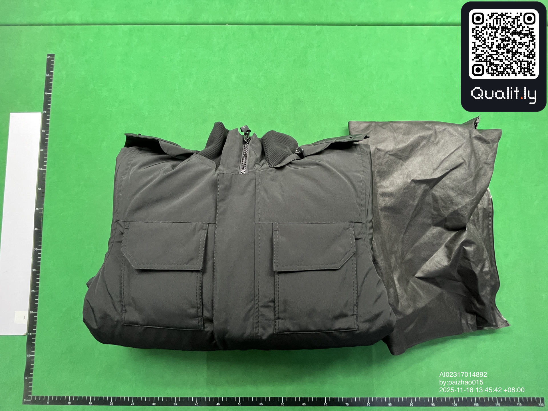 Veste — photo QC 1 sur 4