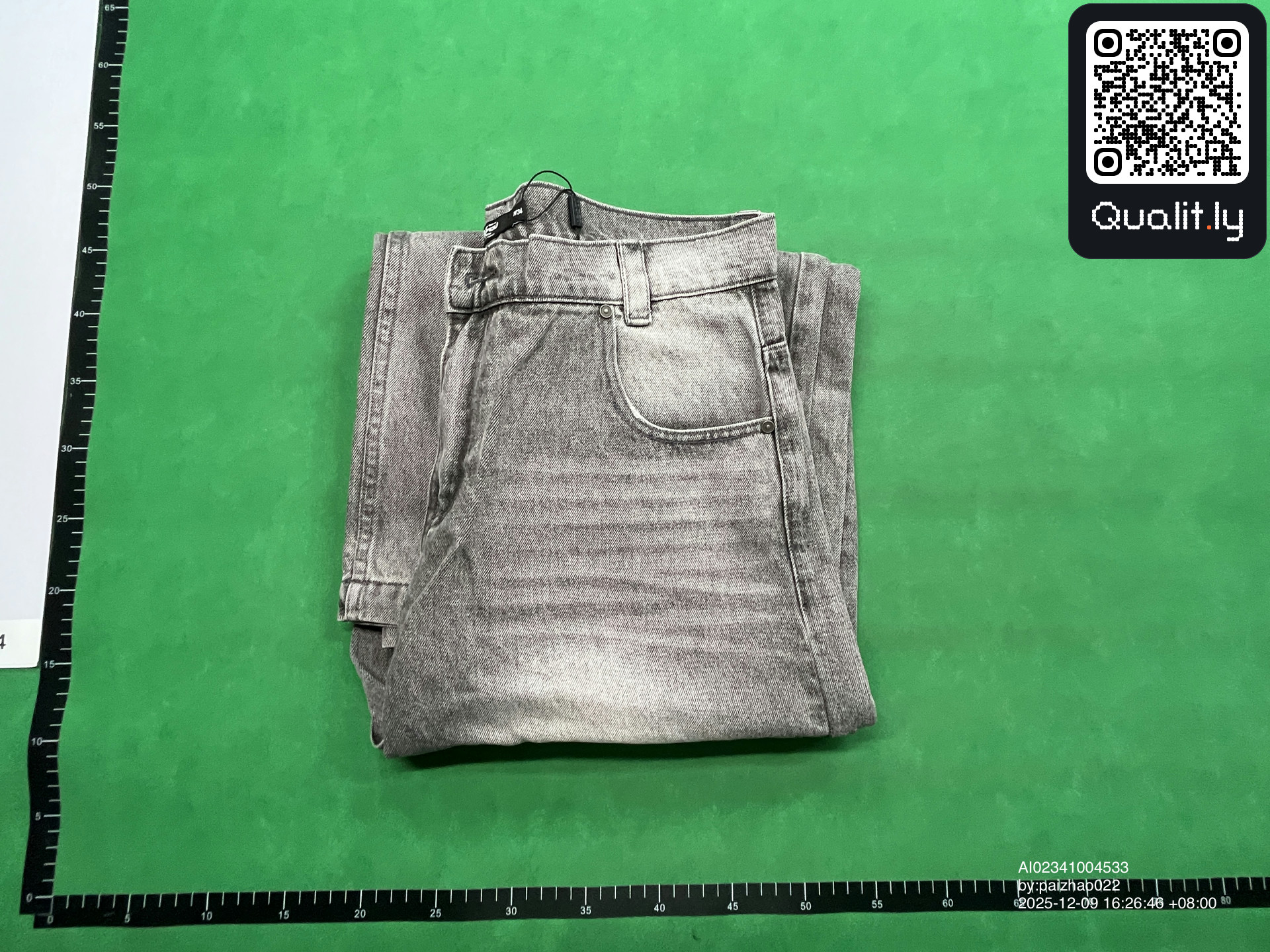 Jeans — QC-foto 1 van 8