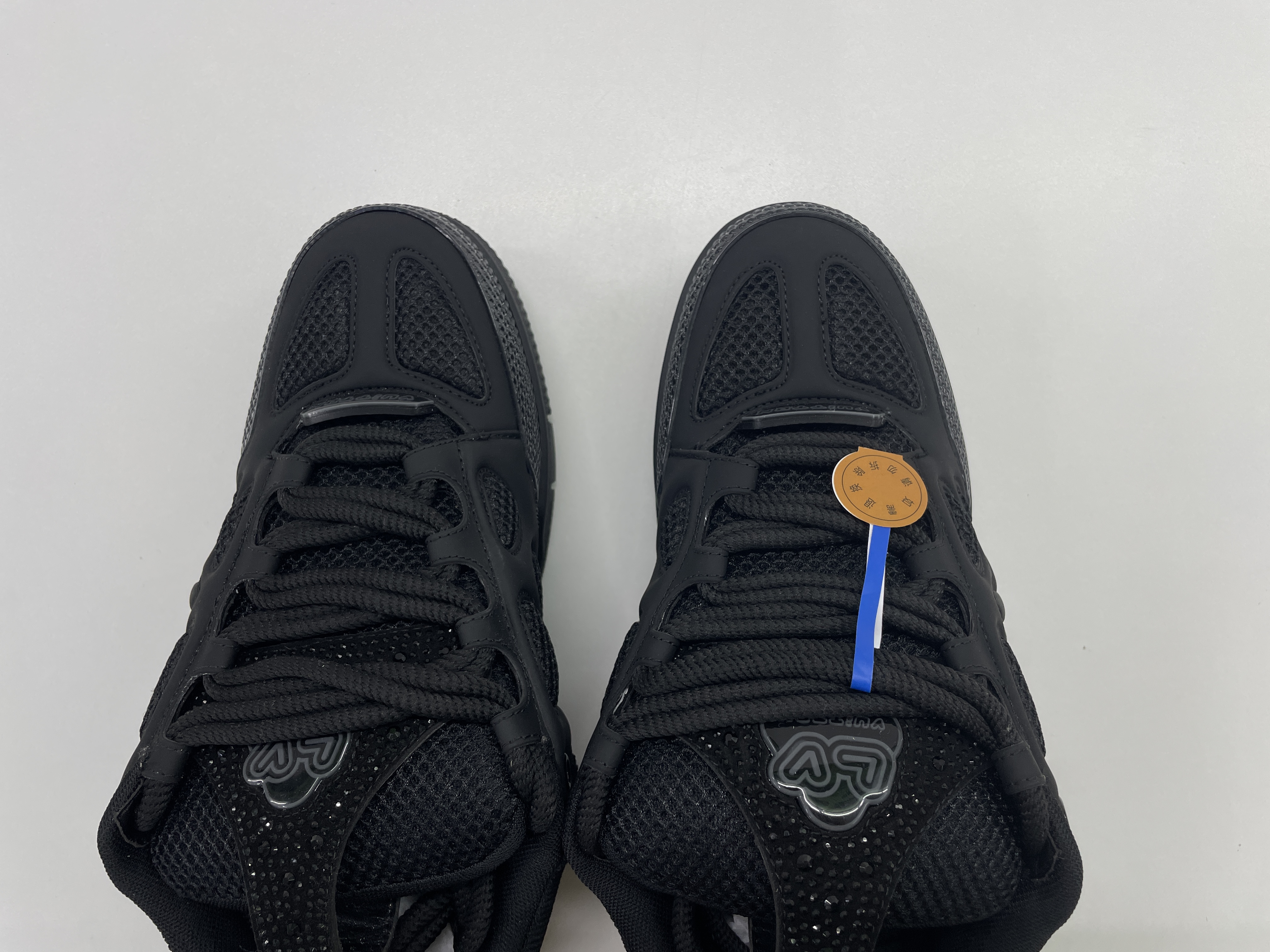 Sneakers — QC-foto 2 van 6
