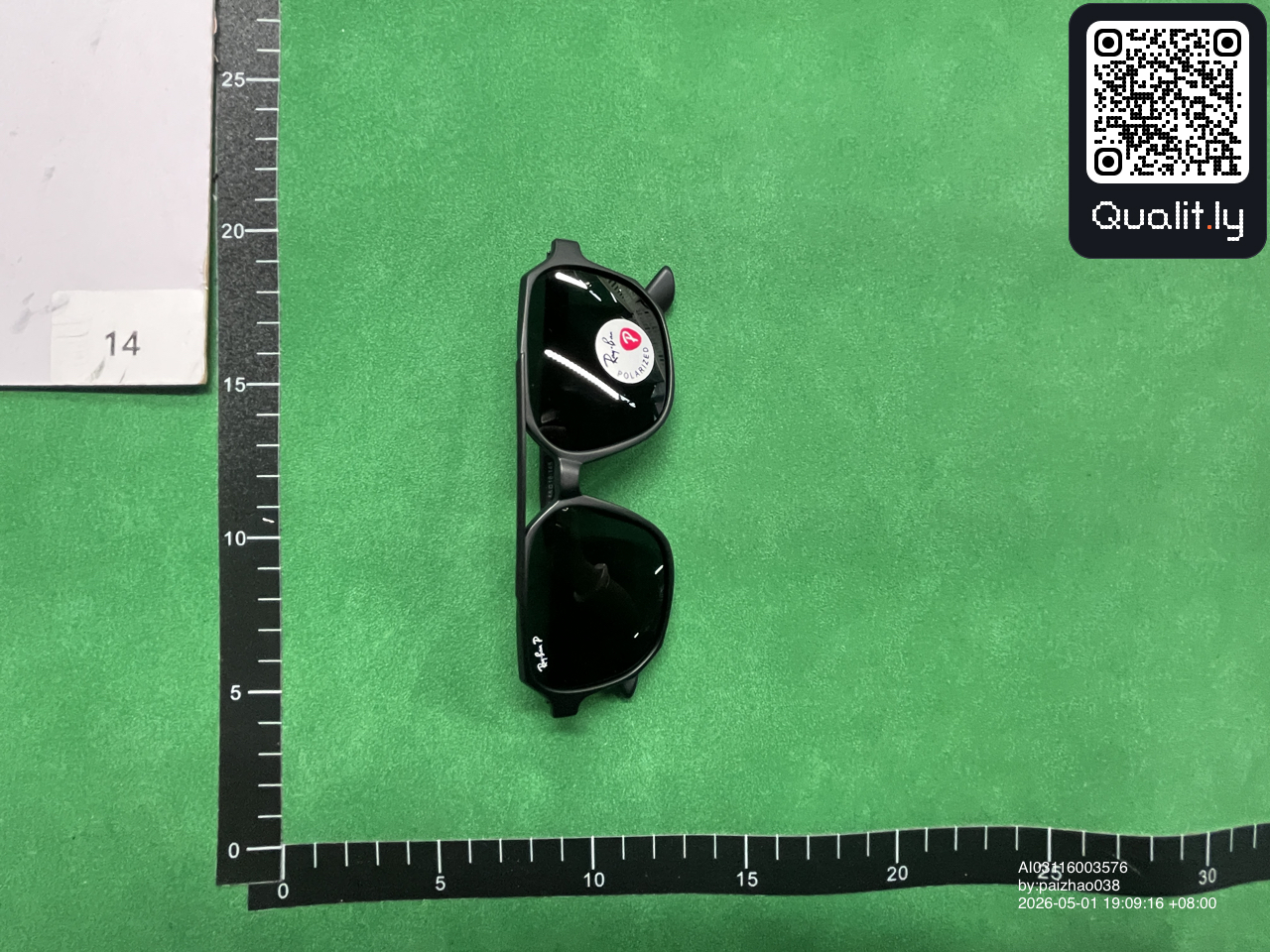 Sonnenbrille — QC-Foto 3 von 6