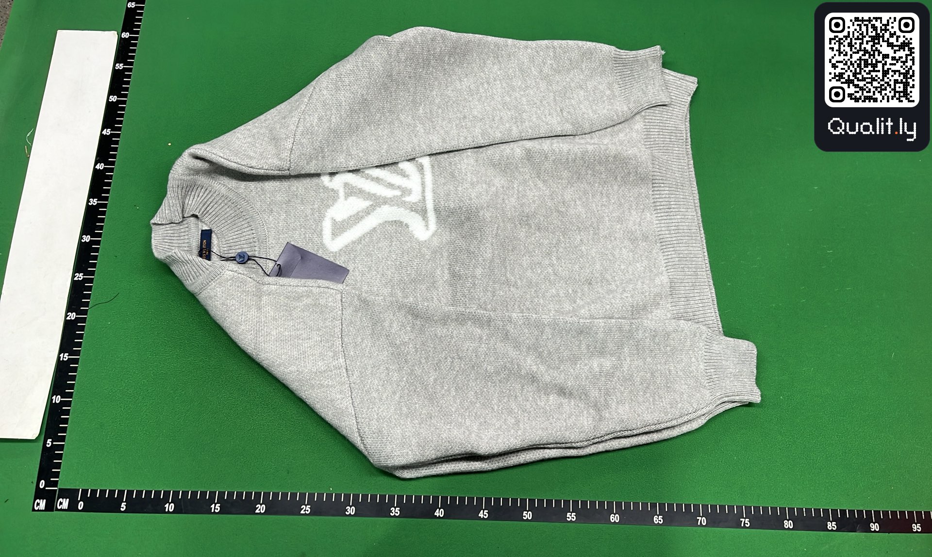 Sweter — zdjęcie QC 2 z 4