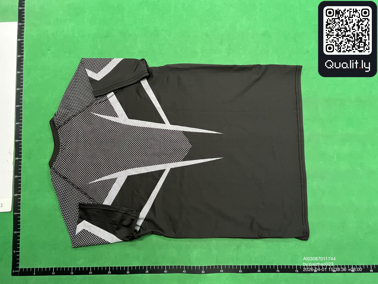 T-shirt — photo QC 2 sur 10