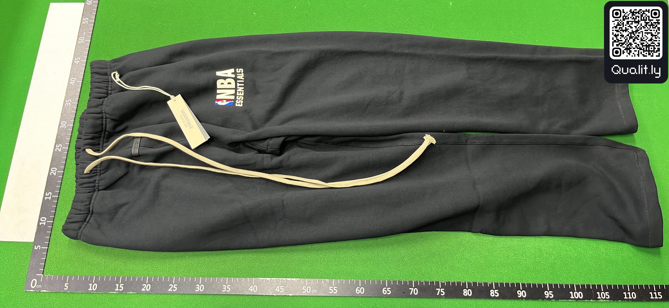 Pants QC photo 2 of 128