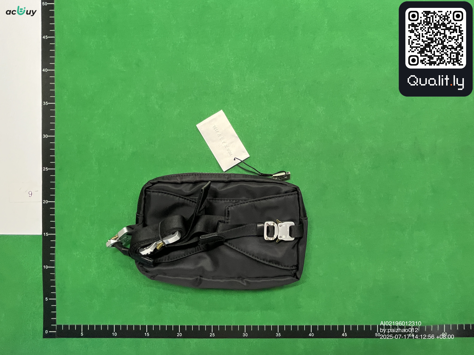 Bag QC photo 2 of 12