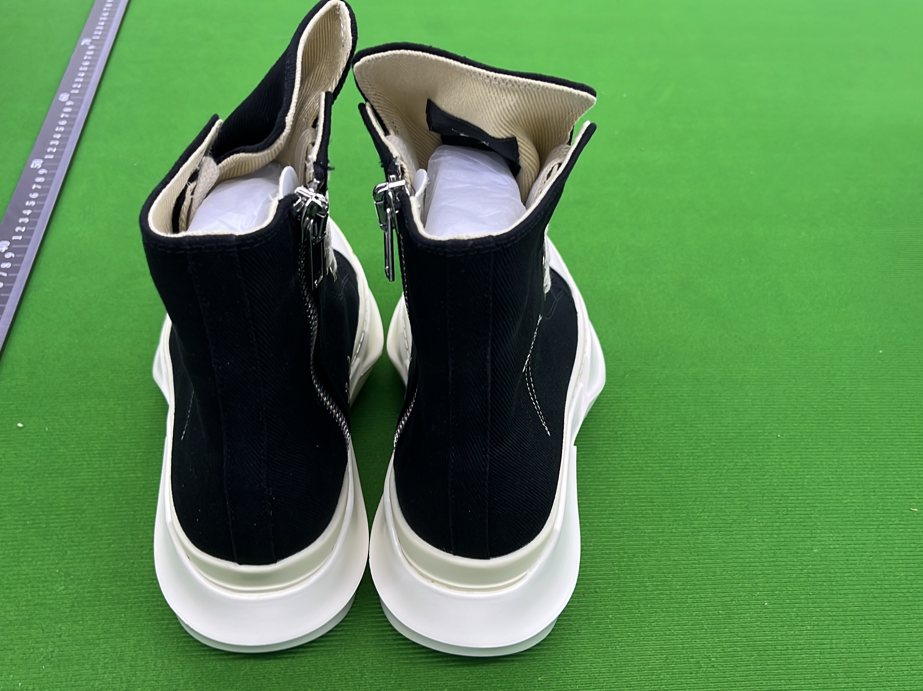 Sneakersy — zdjęcie QC 2 z 6