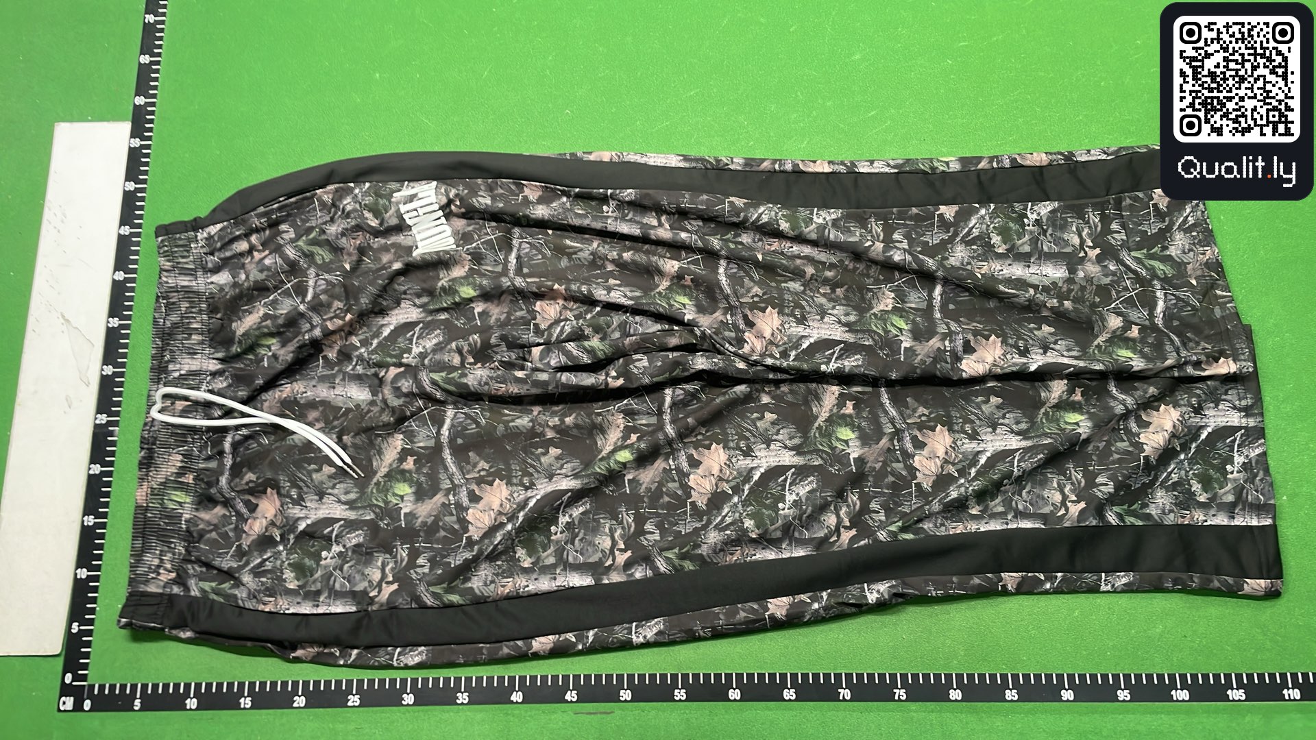 Pants QC photo 2 of 14