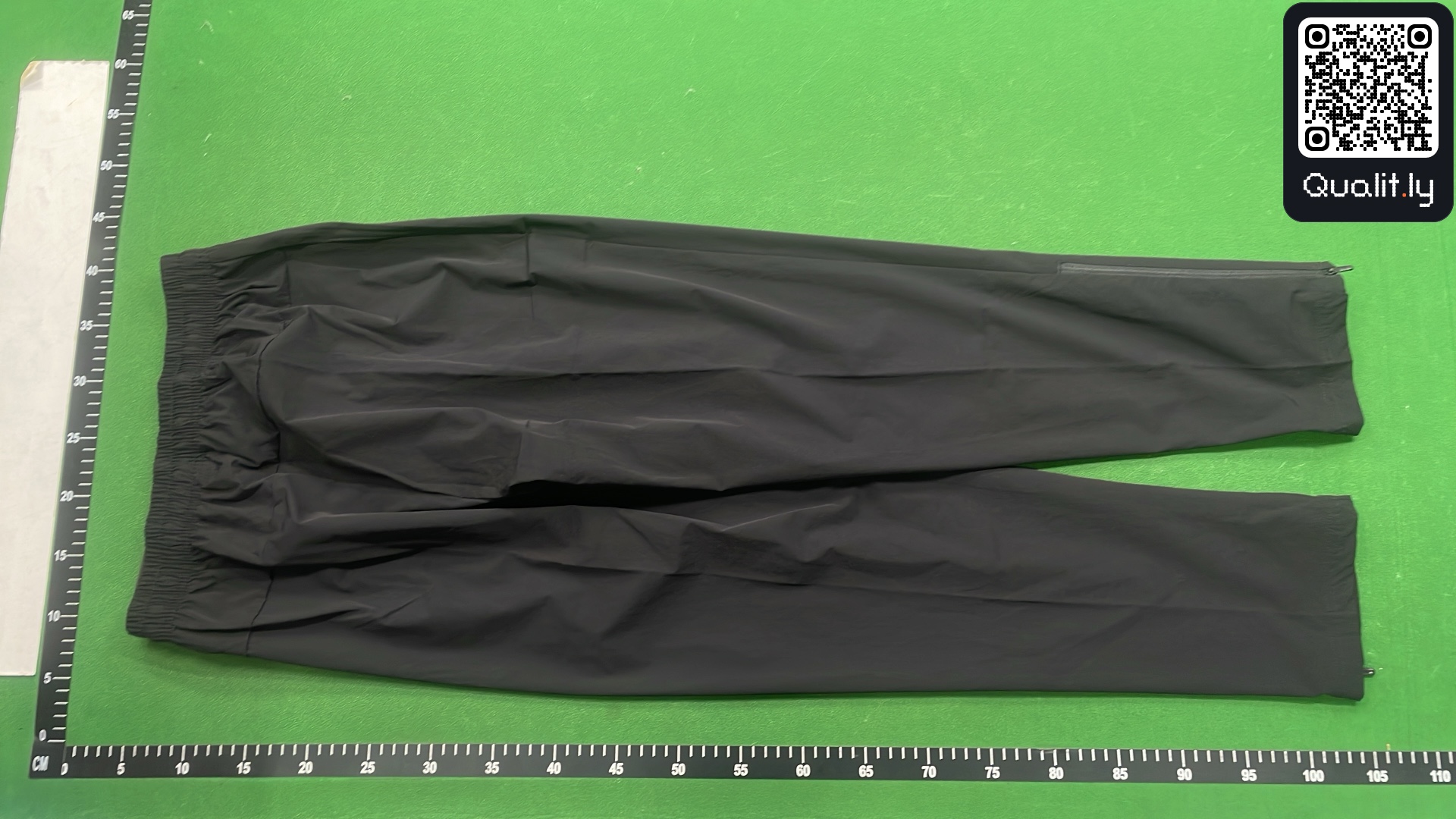 Pants QC photo 3 of 24