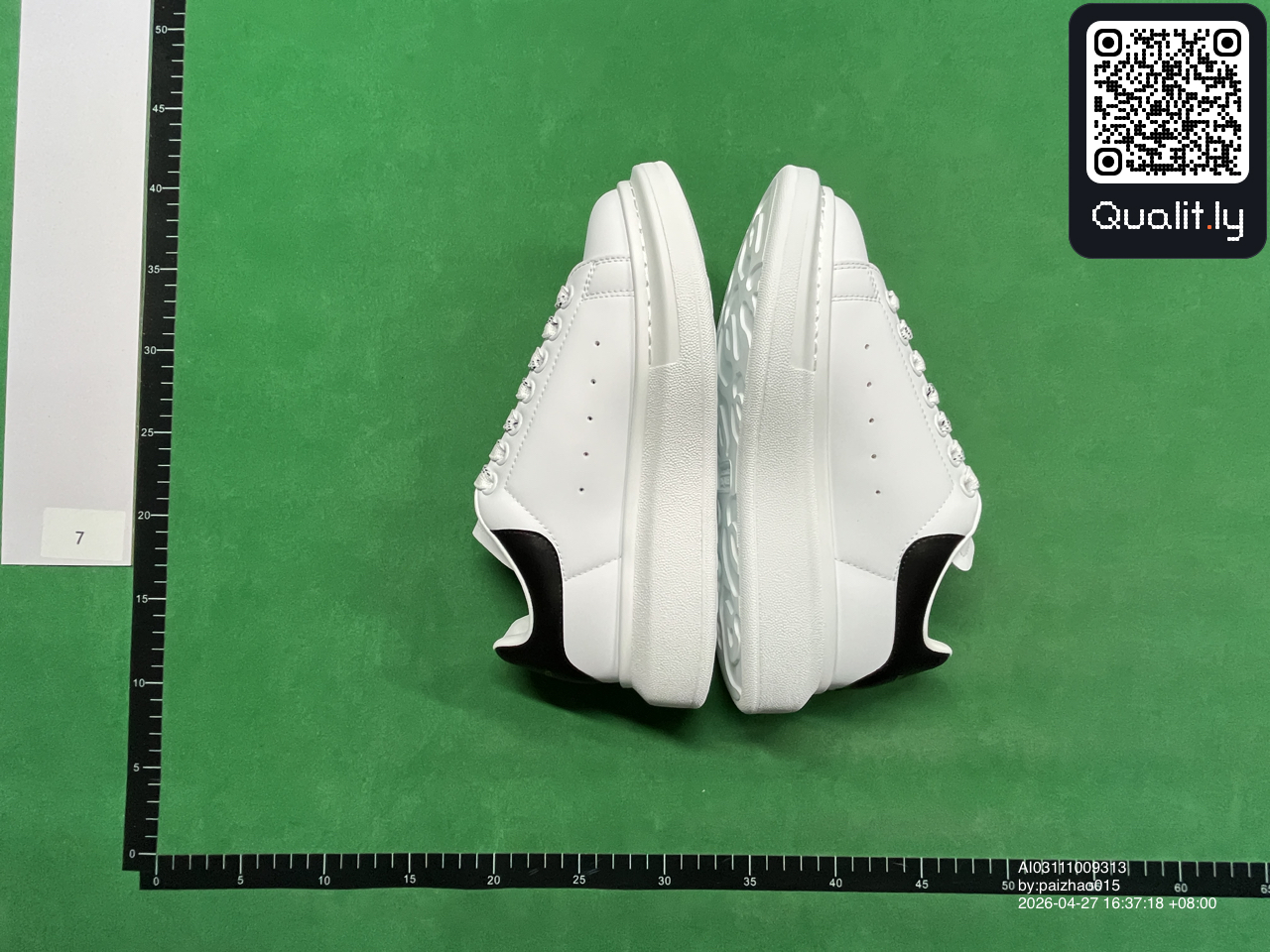 Sneakers QC photo 3 of 10