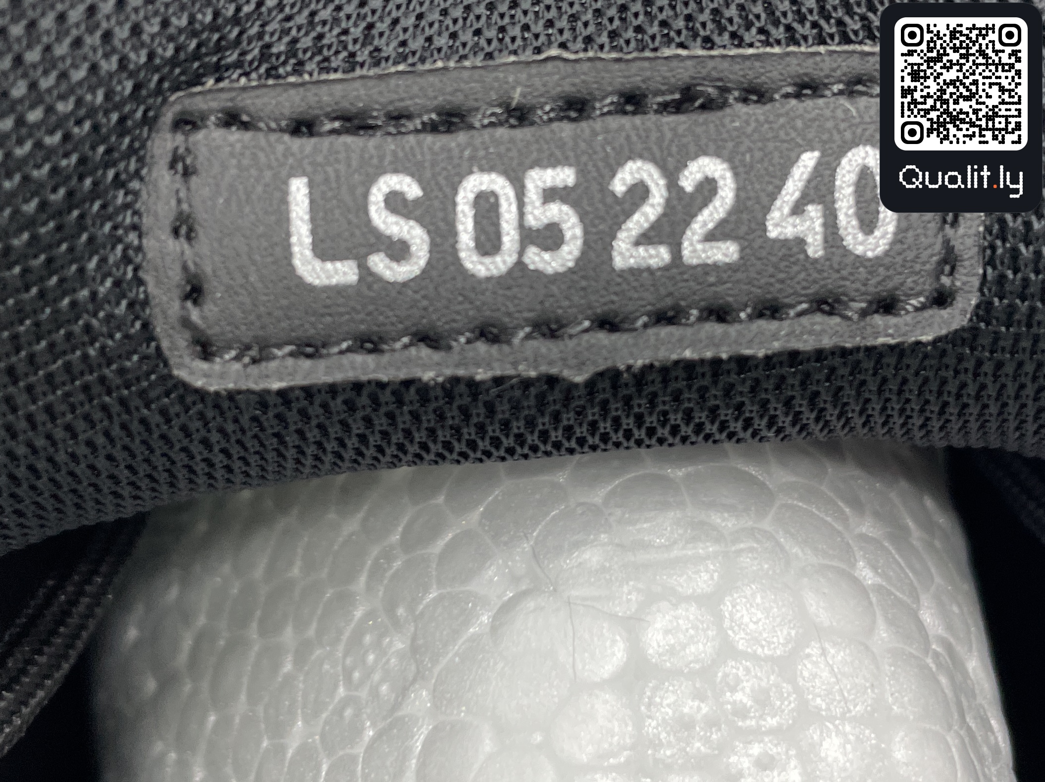 Sneakers — foto QC 1 di 112