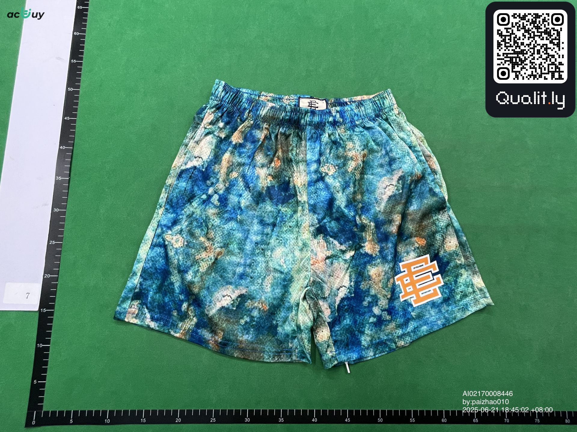 Pantaloncini — foto QC 3 di 18